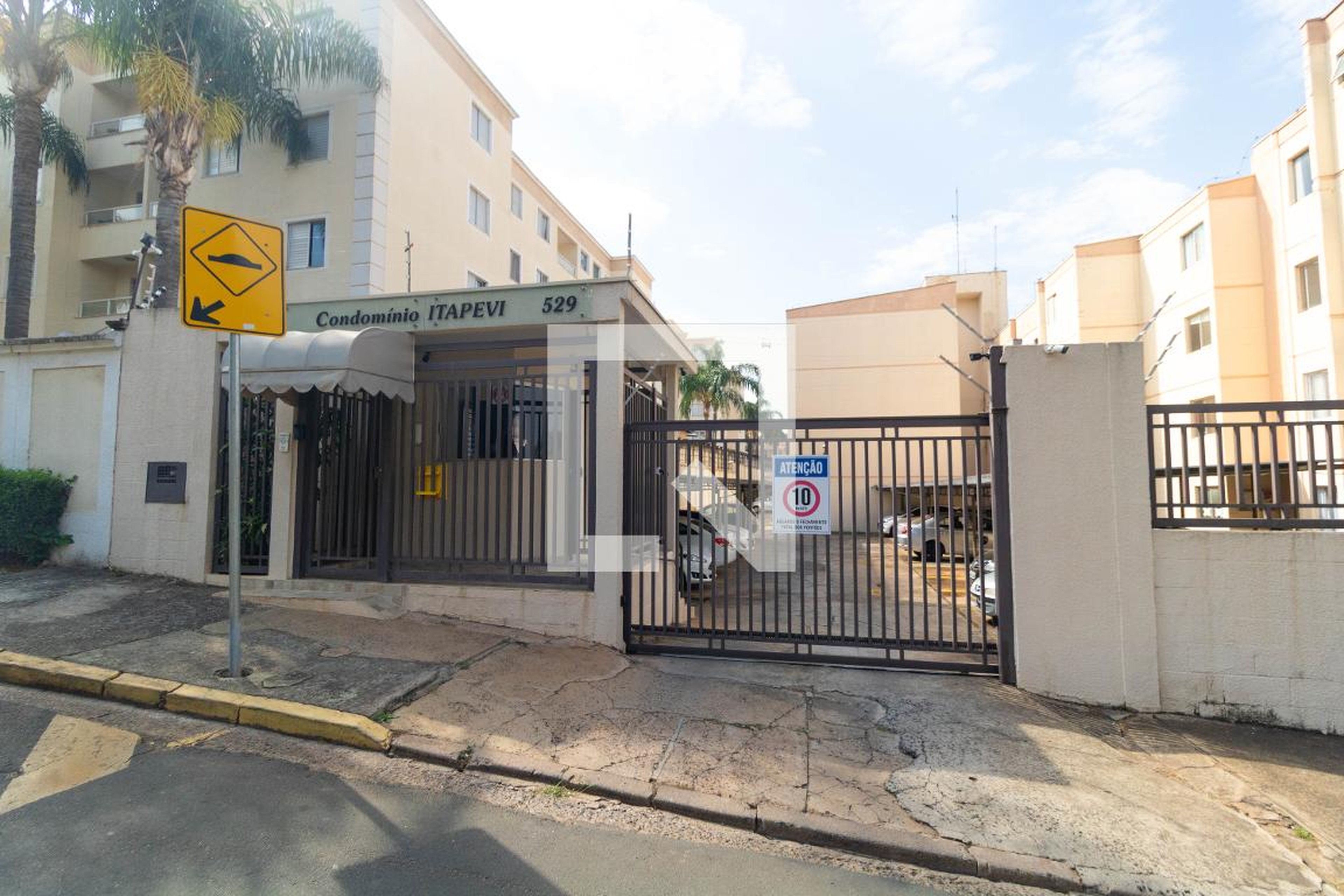 Fachada Condomínio ITAPEVI