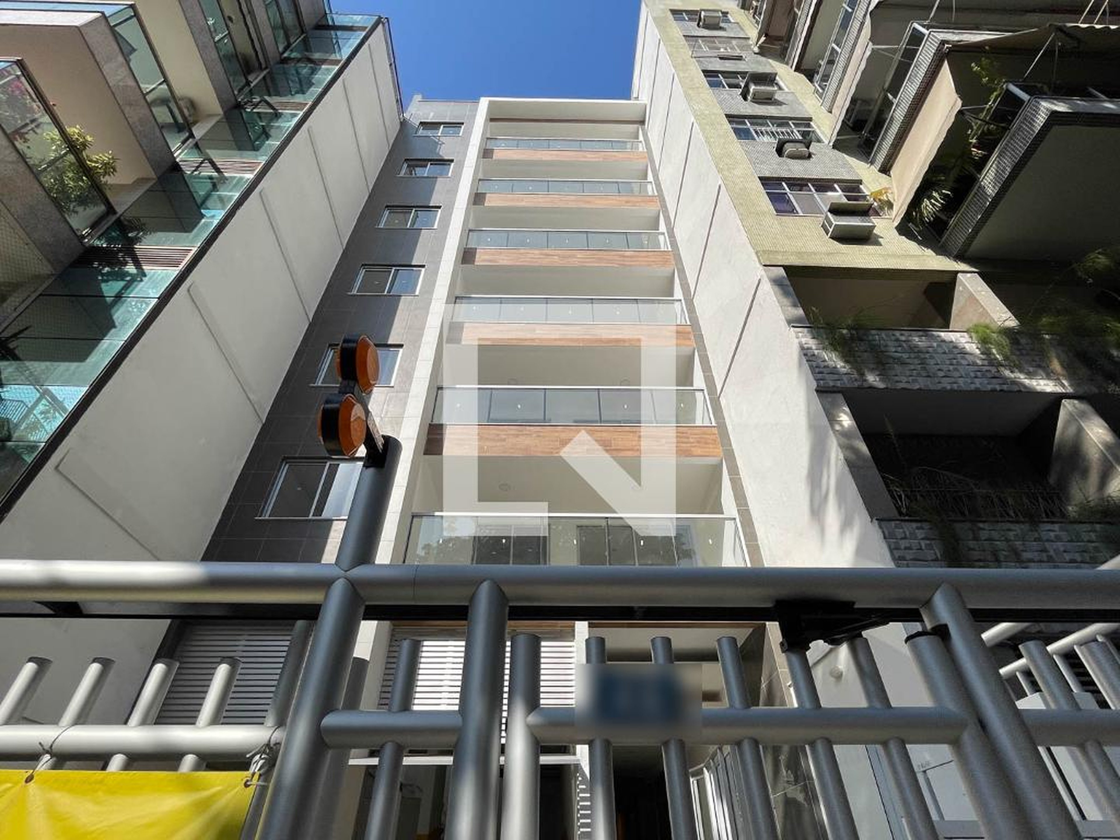 Fachada Condomínio em Rua Marquês de Valença, 44