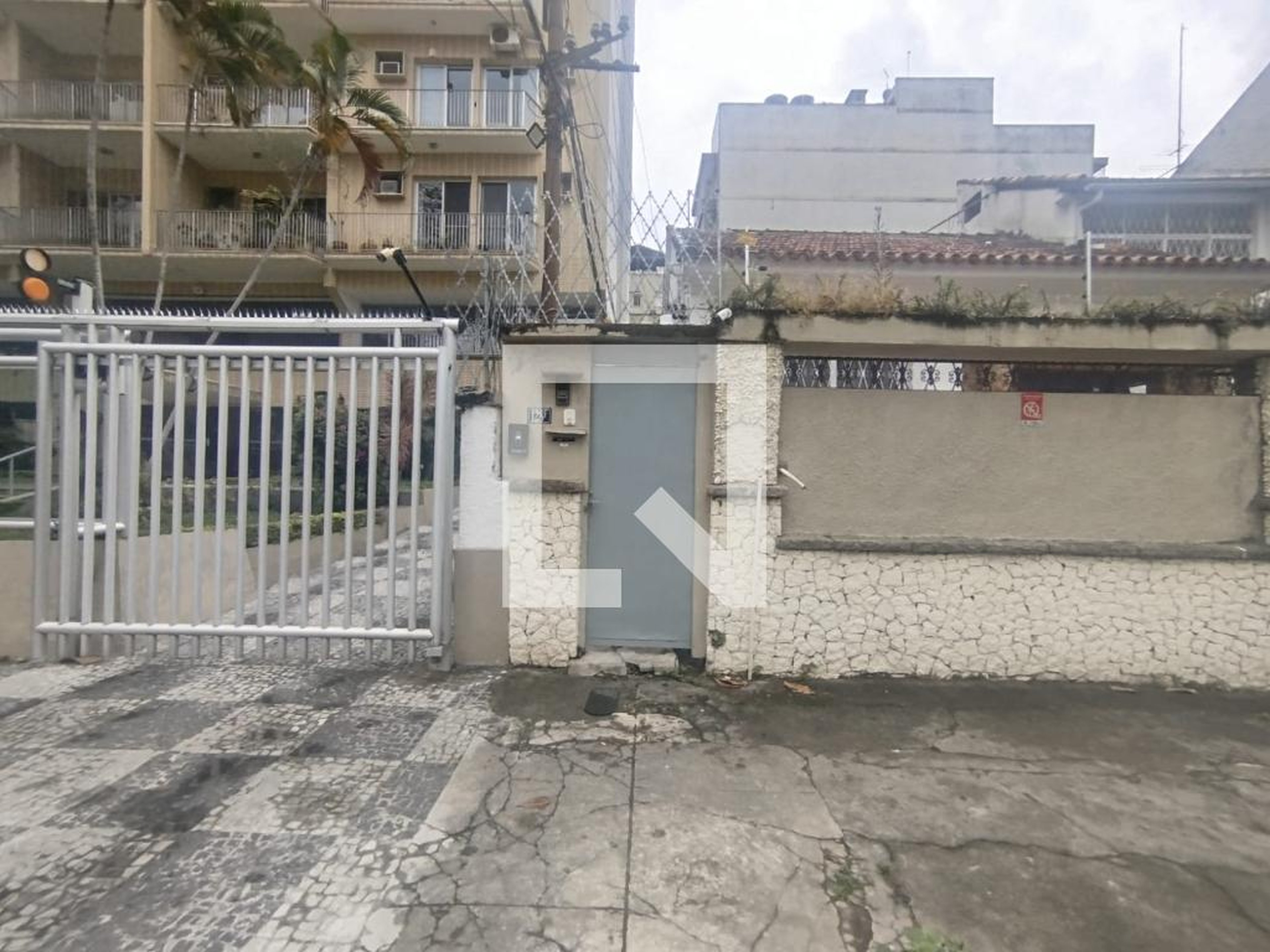 Fachada Condomínio em Rua Caruaru, 128