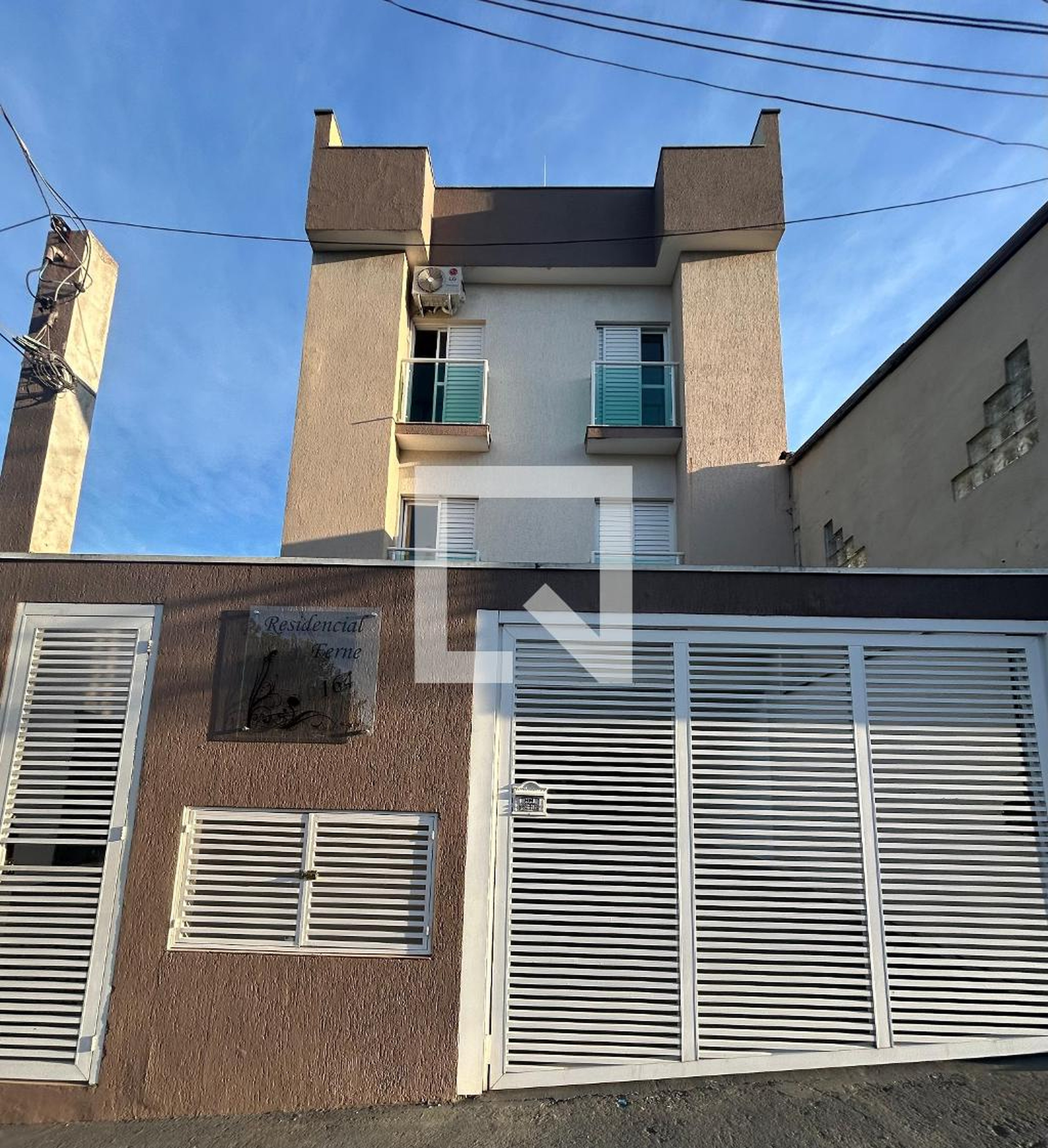 Fachada Condomínio em Rua Jurema, 164