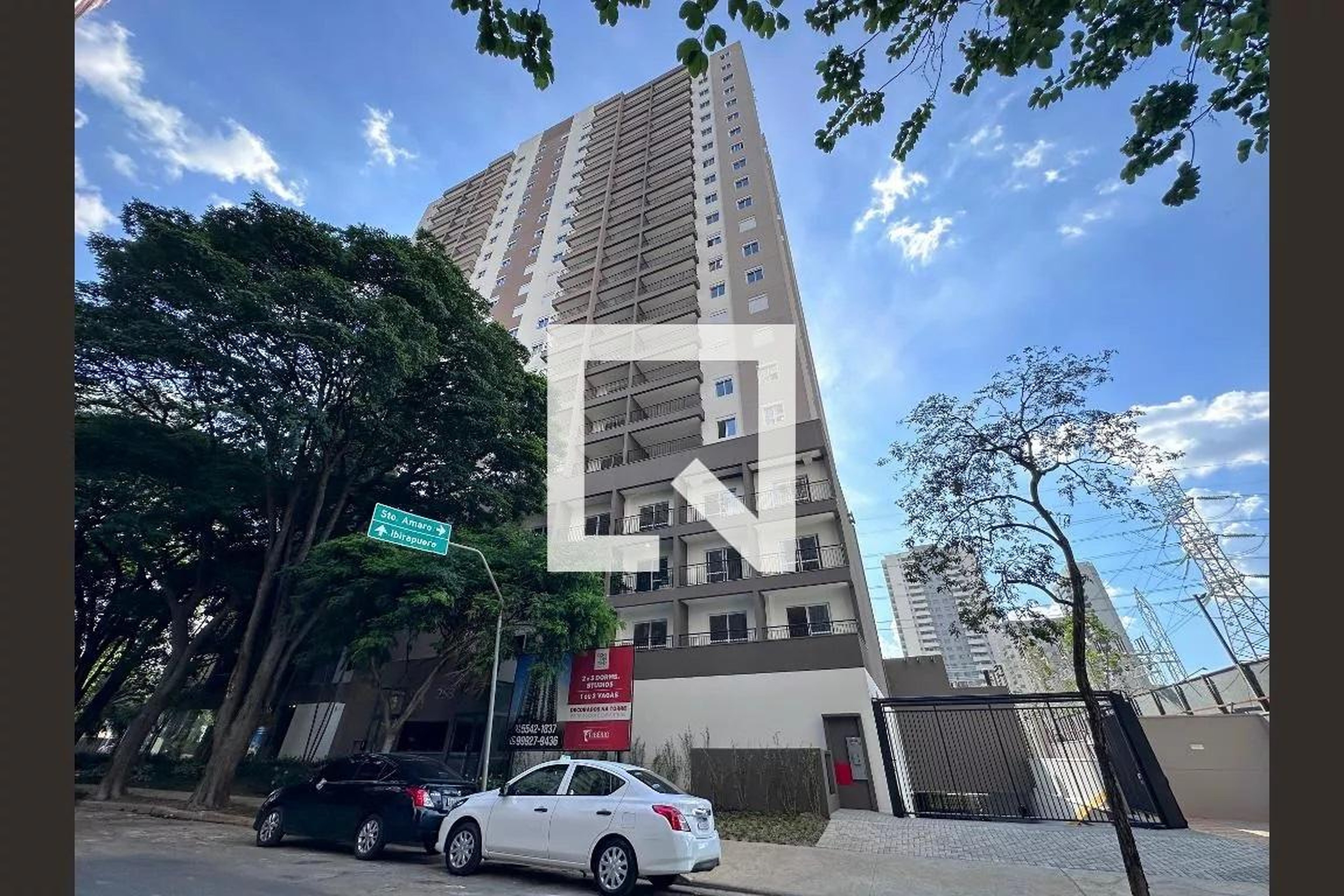 Fachada do Prédio Condomínio em Rua Constantino de Sousa, 26