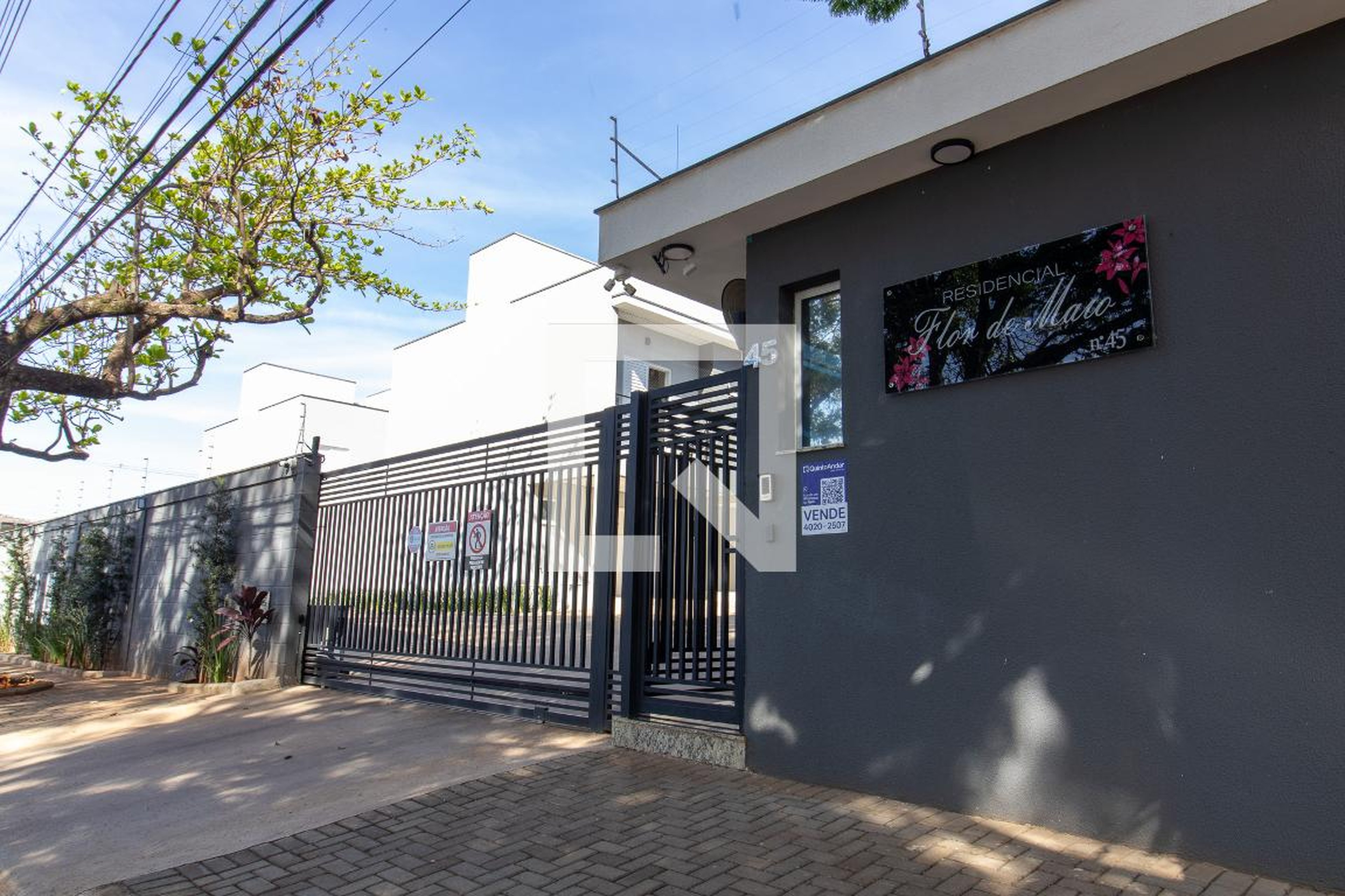 Fachada Condomínio em Rua das Margaridas, 45