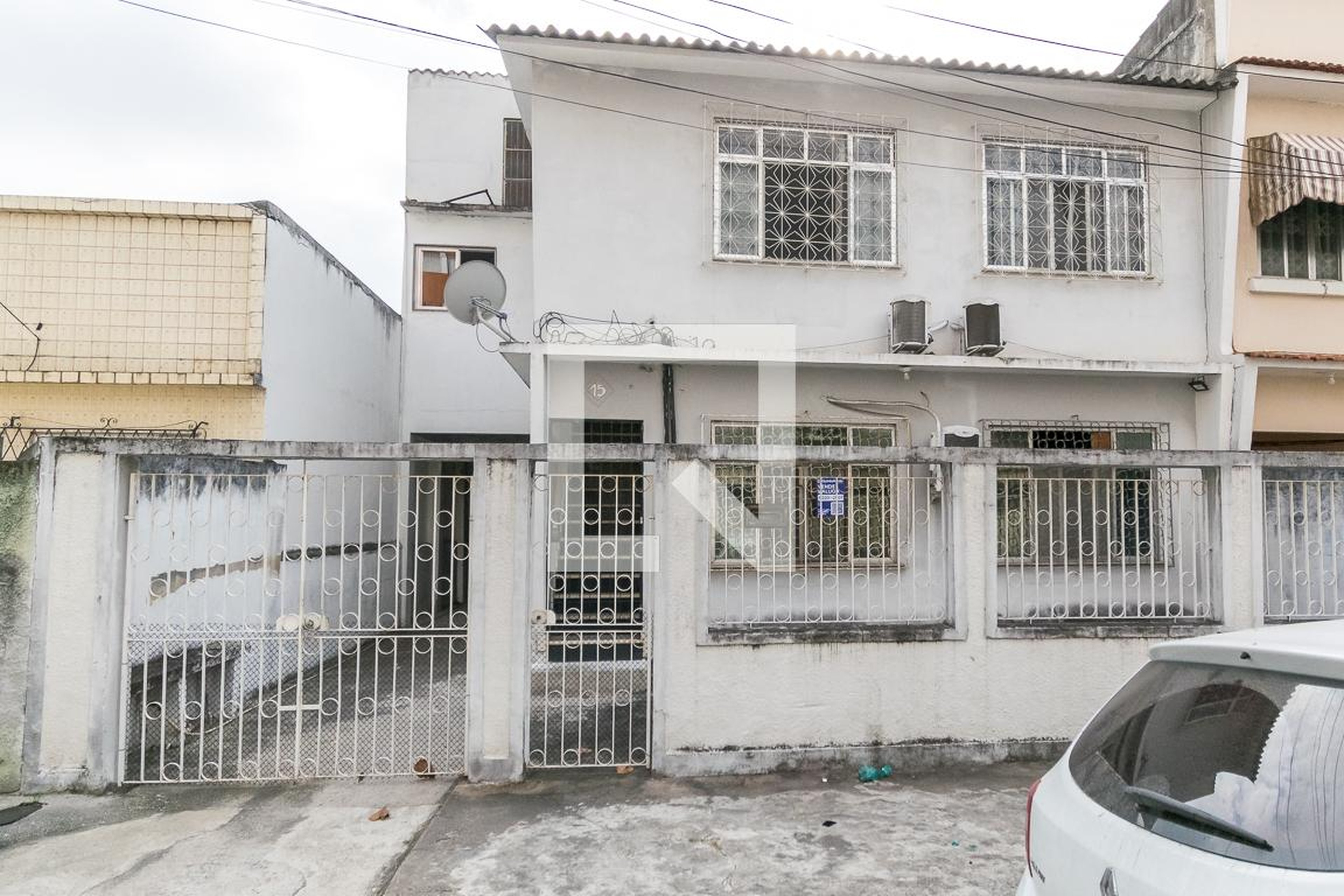 Fachada Condomínio em Rua Coronel Artur Pereira, 15