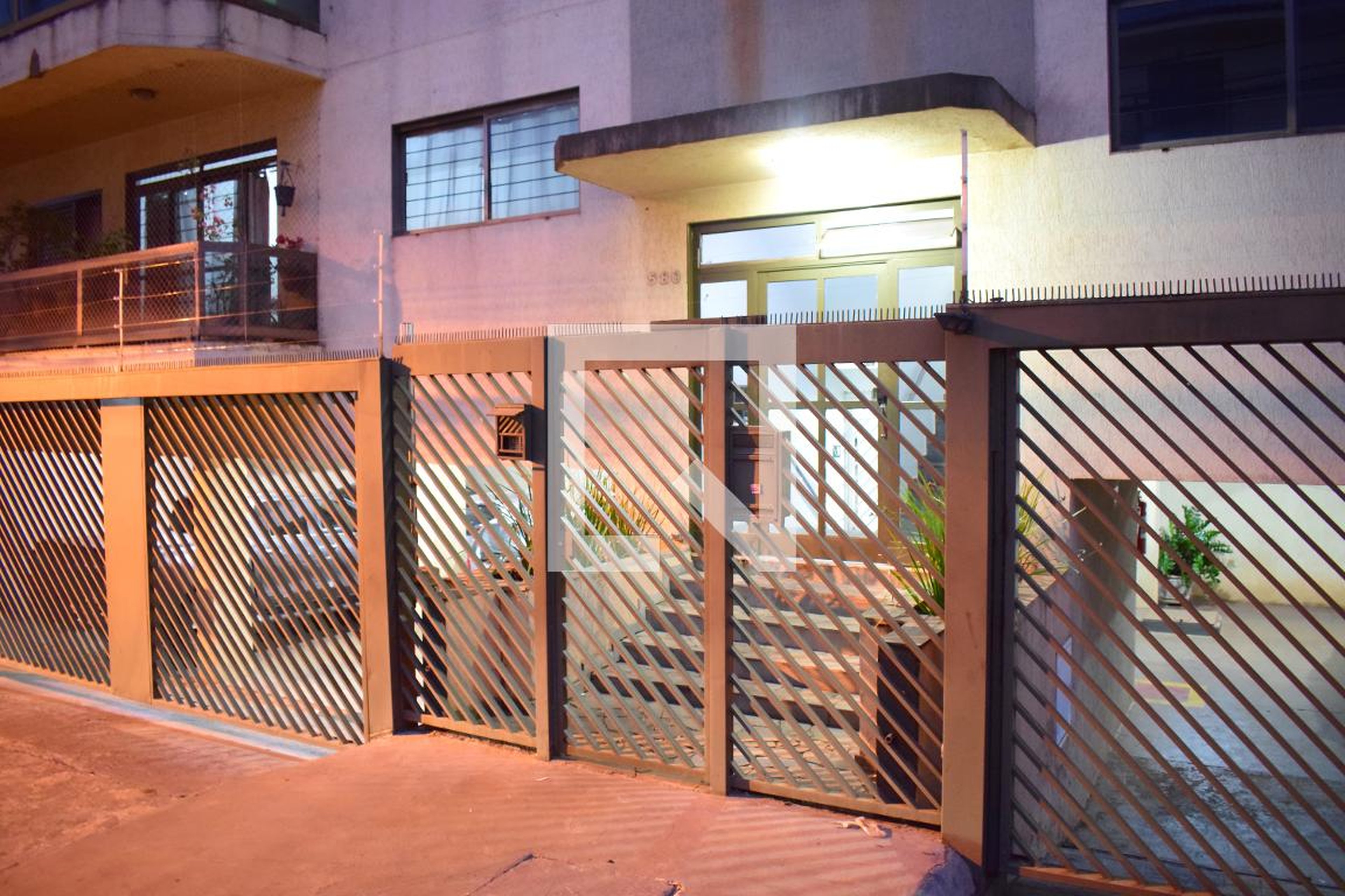 Fachada do Prédio Condomínio em Rua Doutor Paulo Barra, 580
