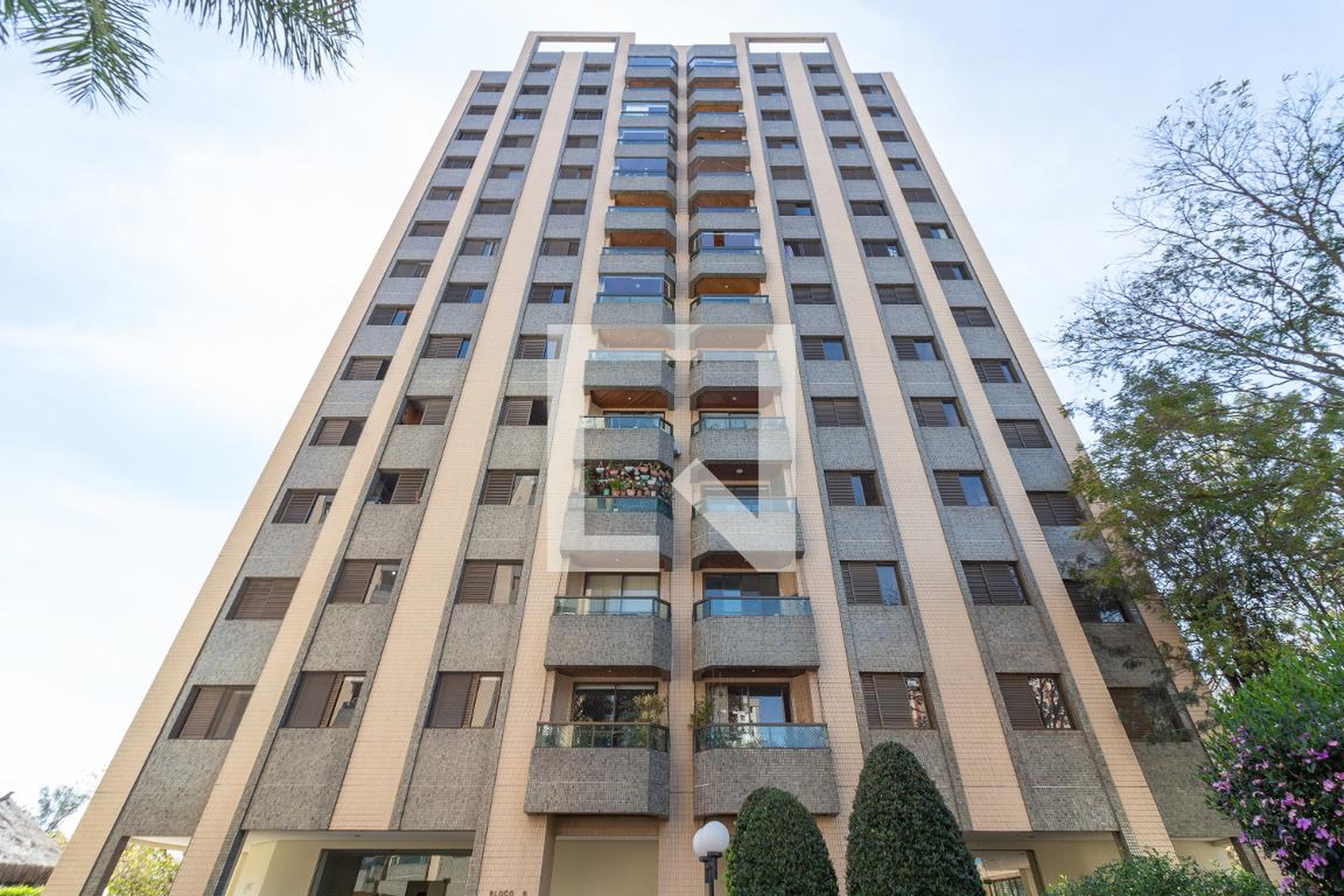 Fachada Residencial Van Gogh