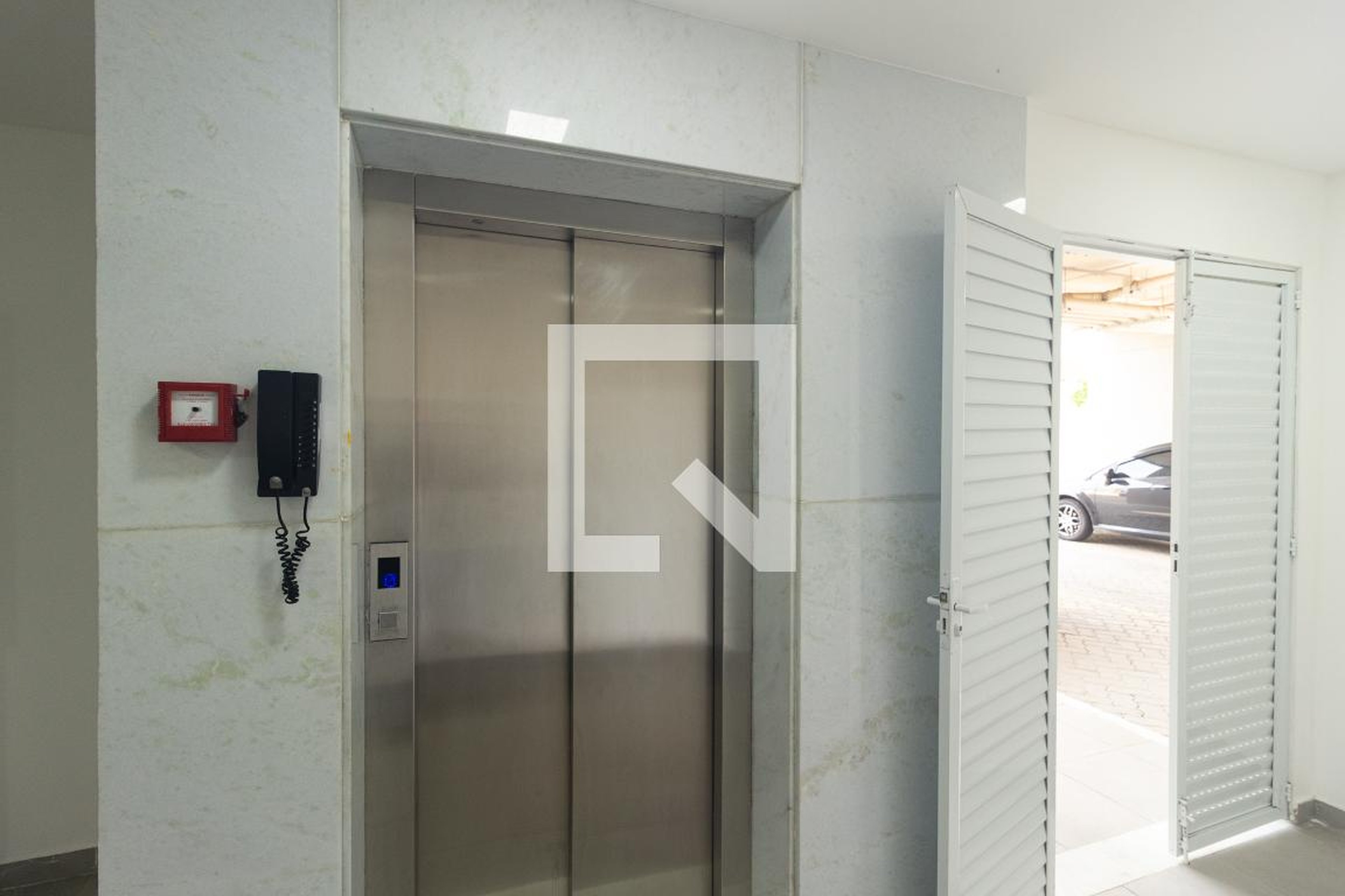 Elevador - Campo Real  Residencial  Campo Grande