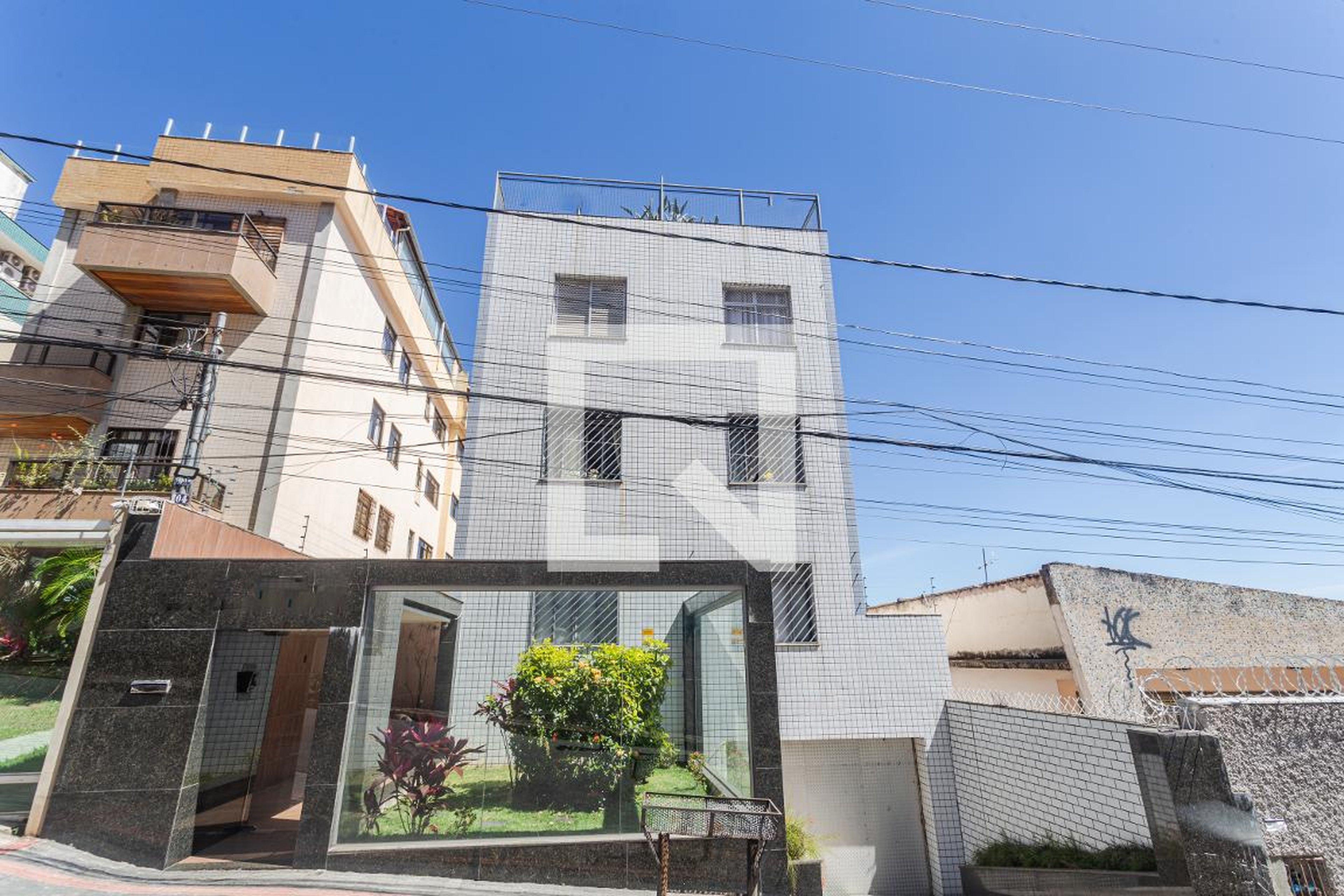 Fachada Condomínio em Rua Irídio, 104