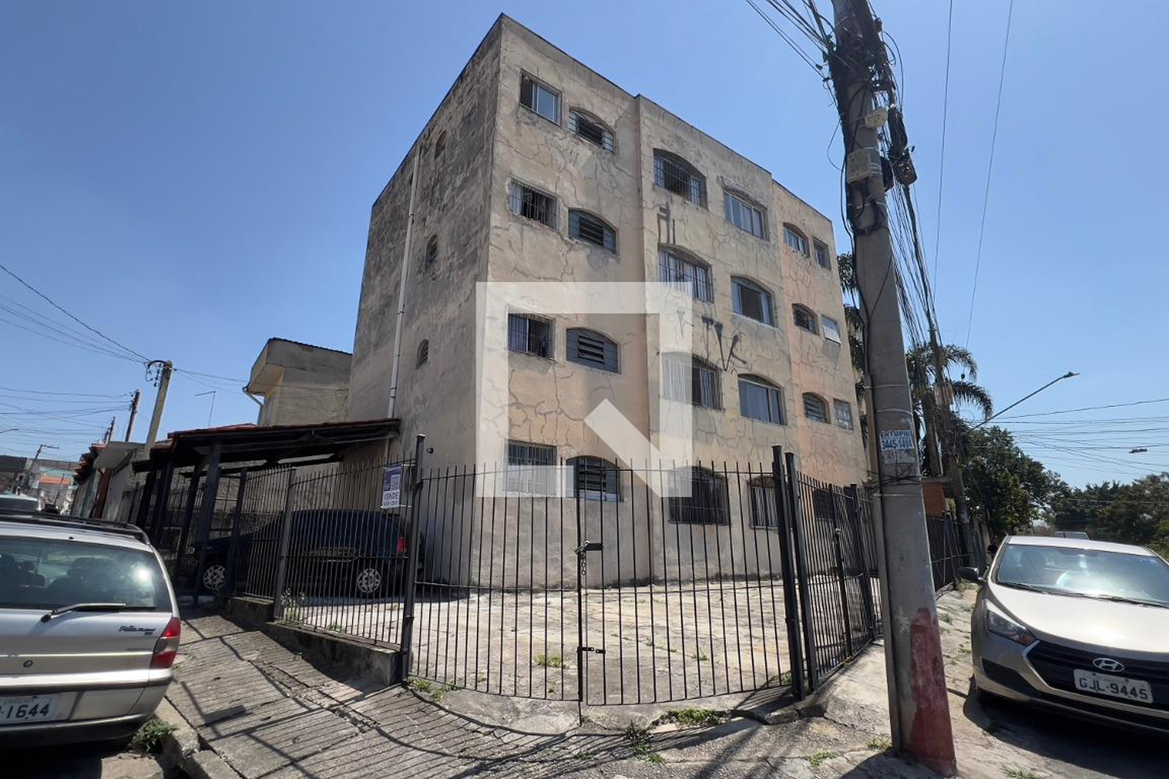Fachada do Prédio Condomínio em Rua Senhorinha Deolinda de Freitas, 245