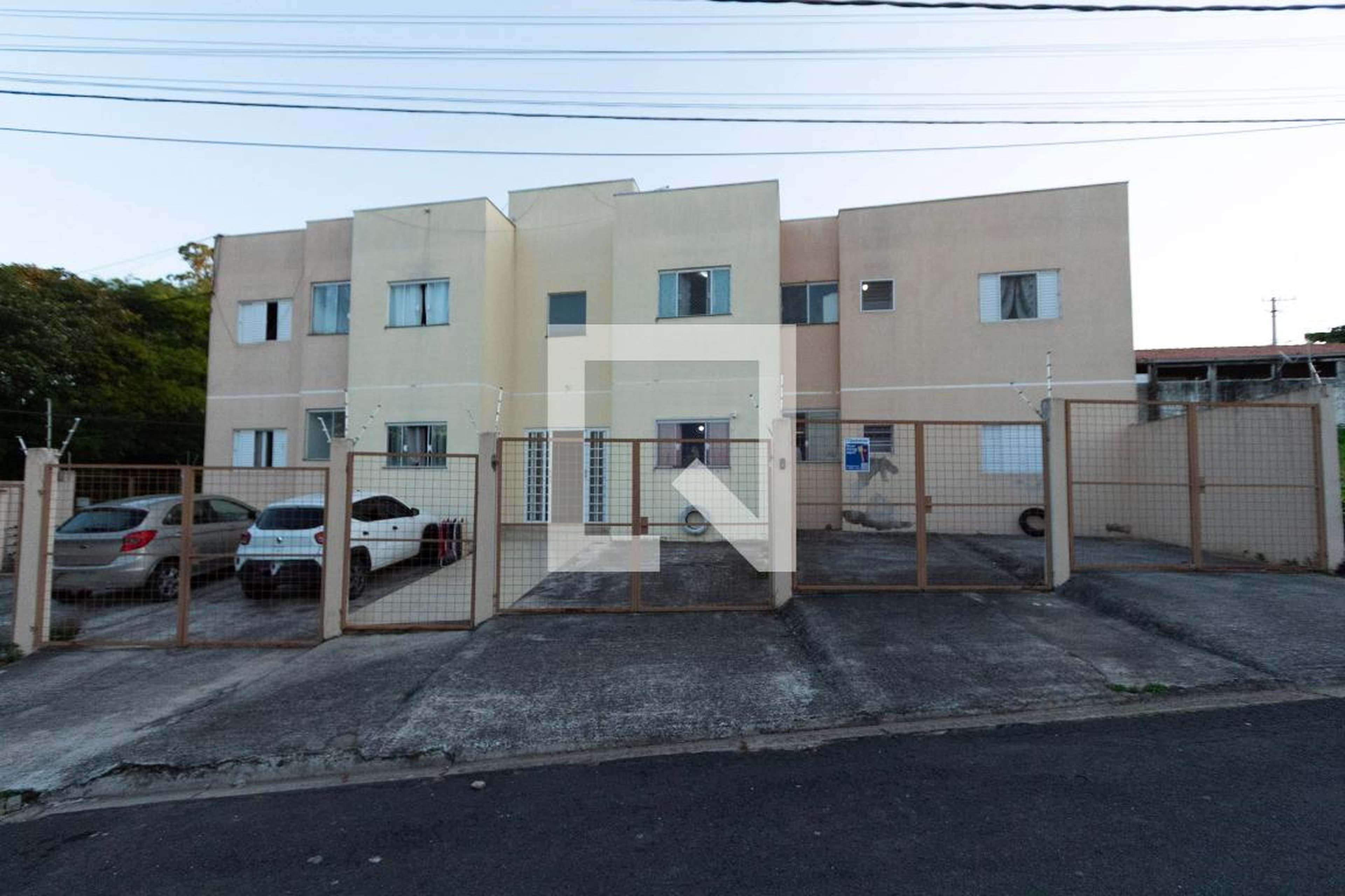 Fachada Condomínio em Rua Pablo Gomes Matielli, 480