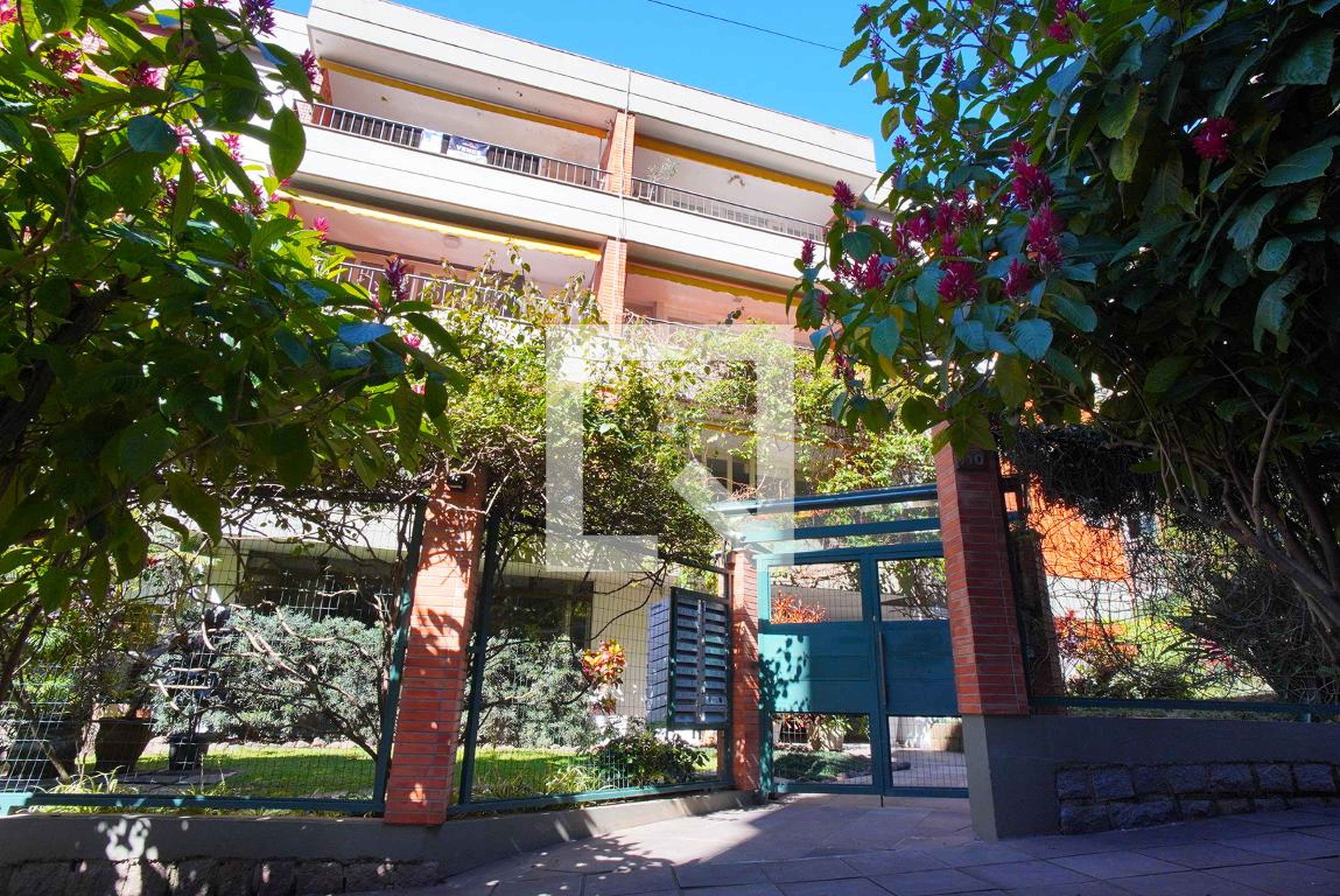 Fachada Condomínio em Rua Coronel Aurélio Bitencourt, 110