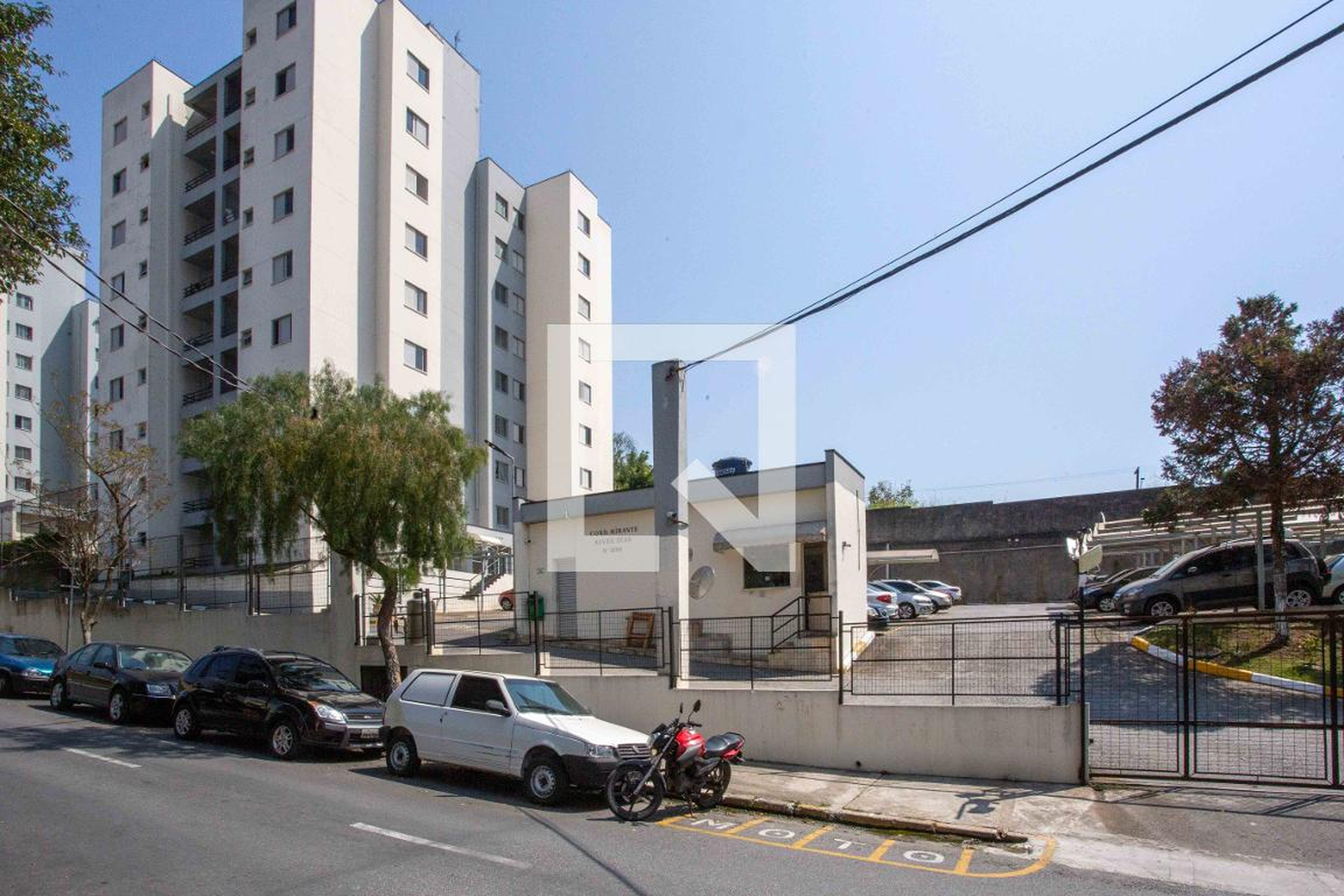 Fachada do condomínio Condomínio Mirante Alves Dias