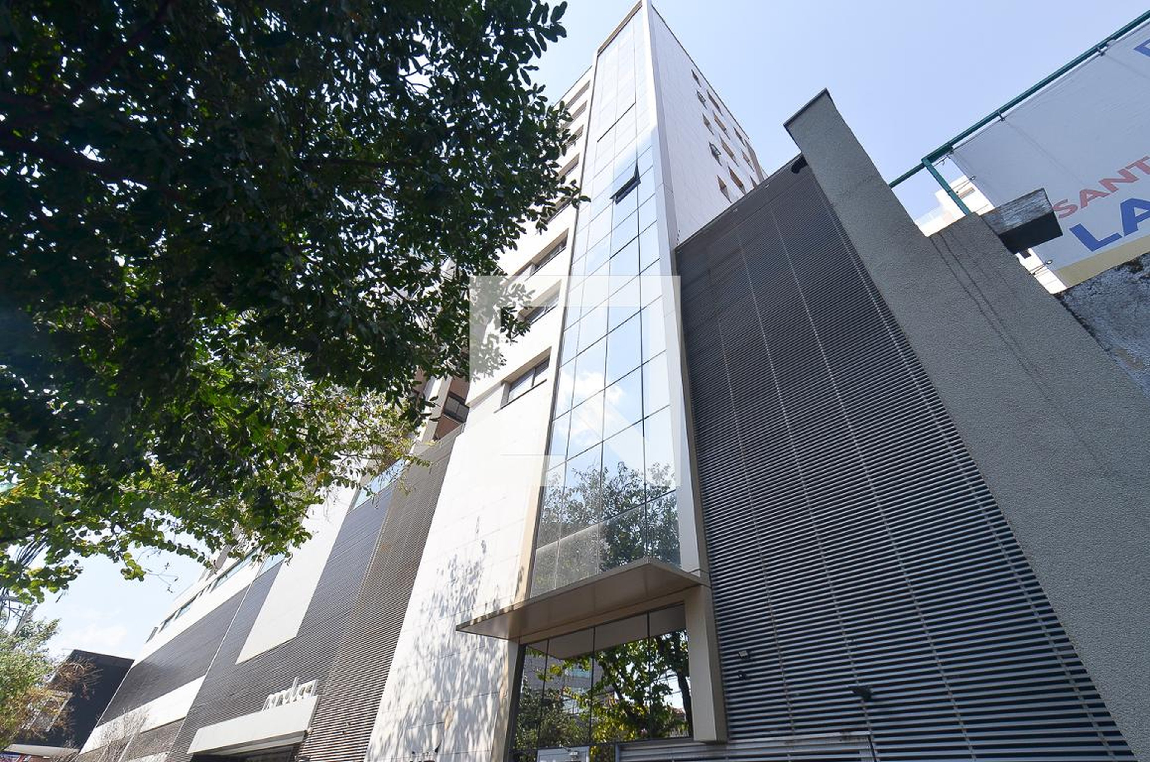 Fachada Condomínio em Rua Juíz de Fora, 1257