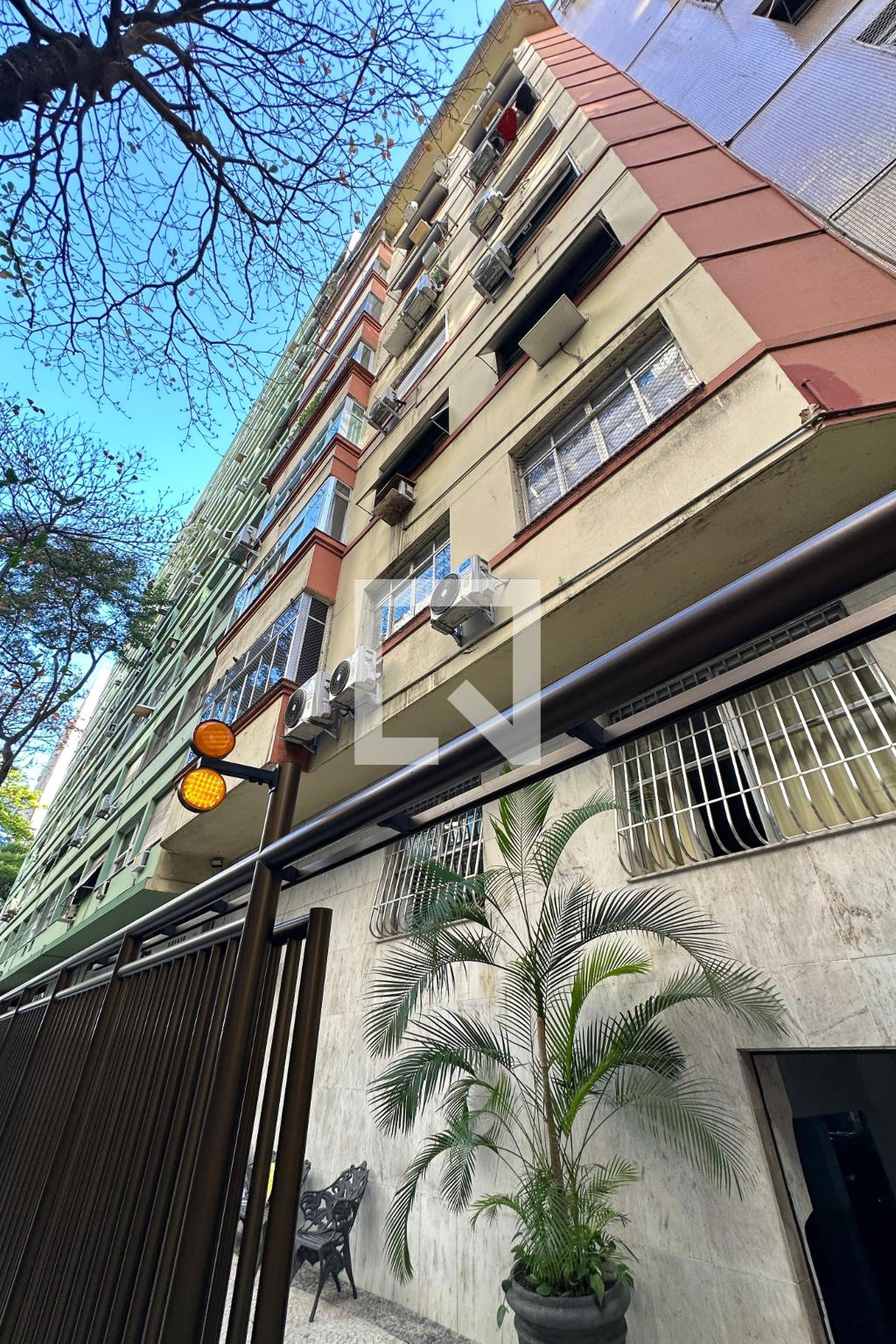 Fachada Condomínio em Rua Belfort Roxo, 269