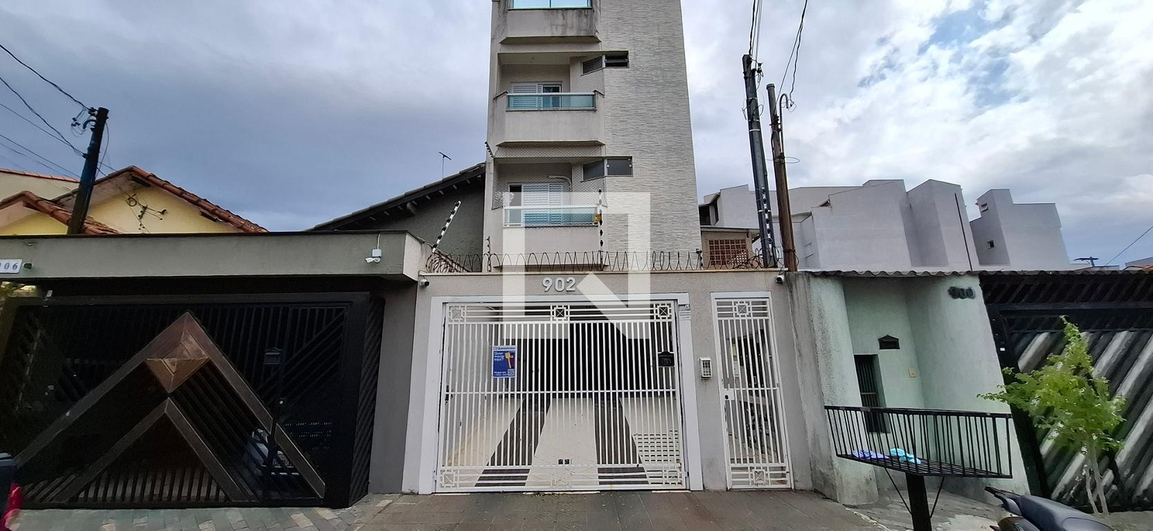 Fachada Condomínio em Rua Cisplatina, 902