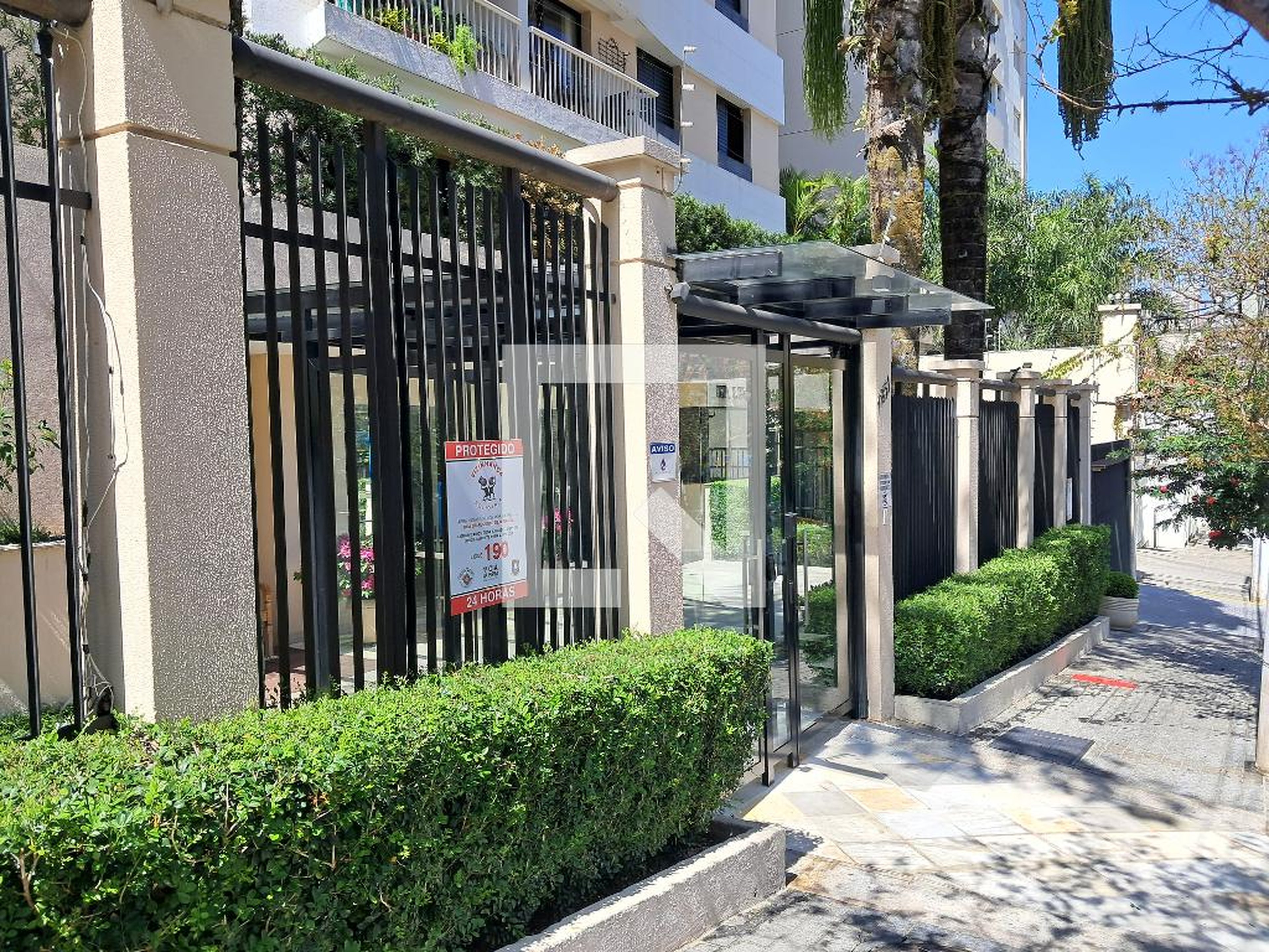 Fachada Condomínio Lugano Pompeia