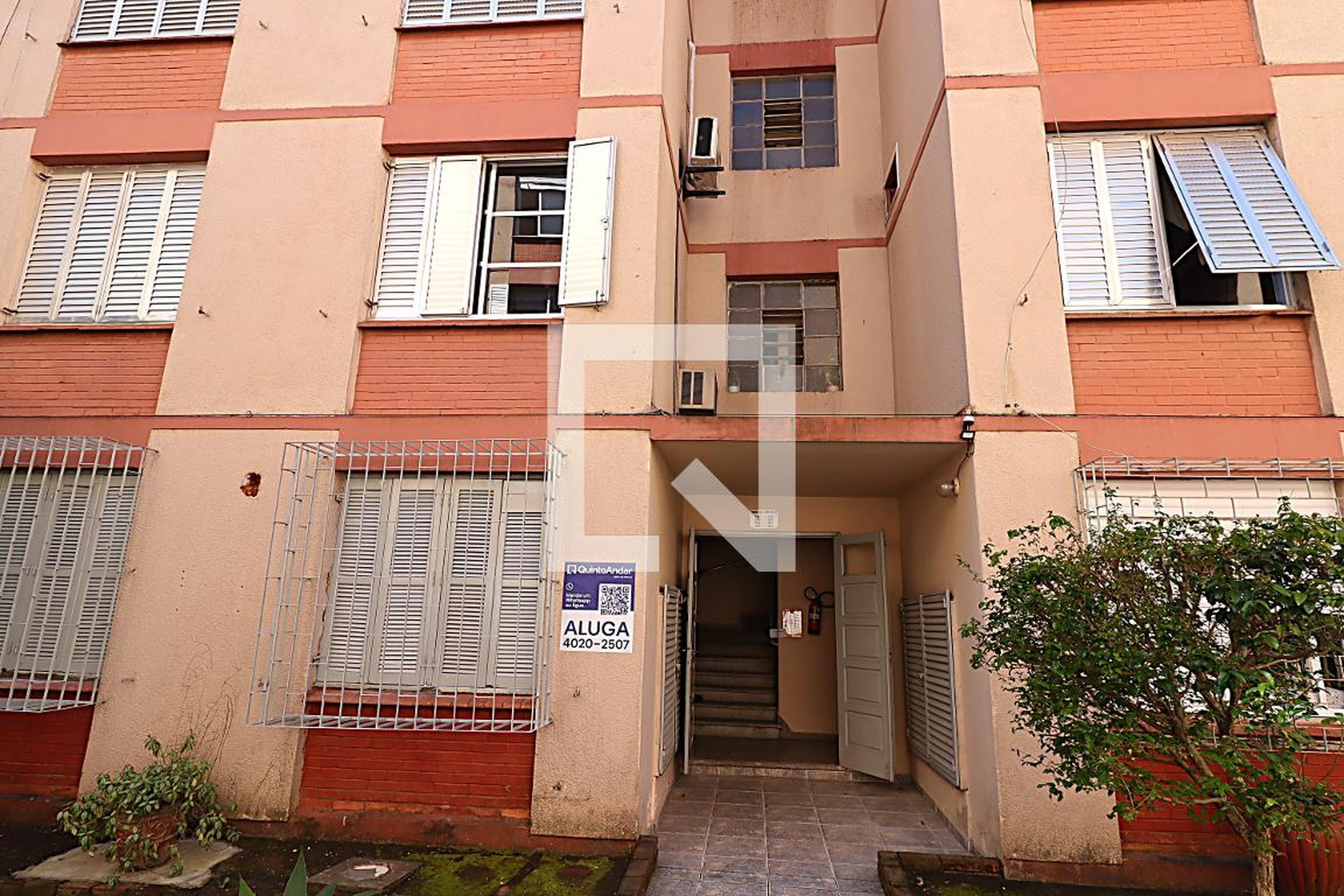 Fachada do Prédio Condomínio em Rua Gomes de Freitas, 325