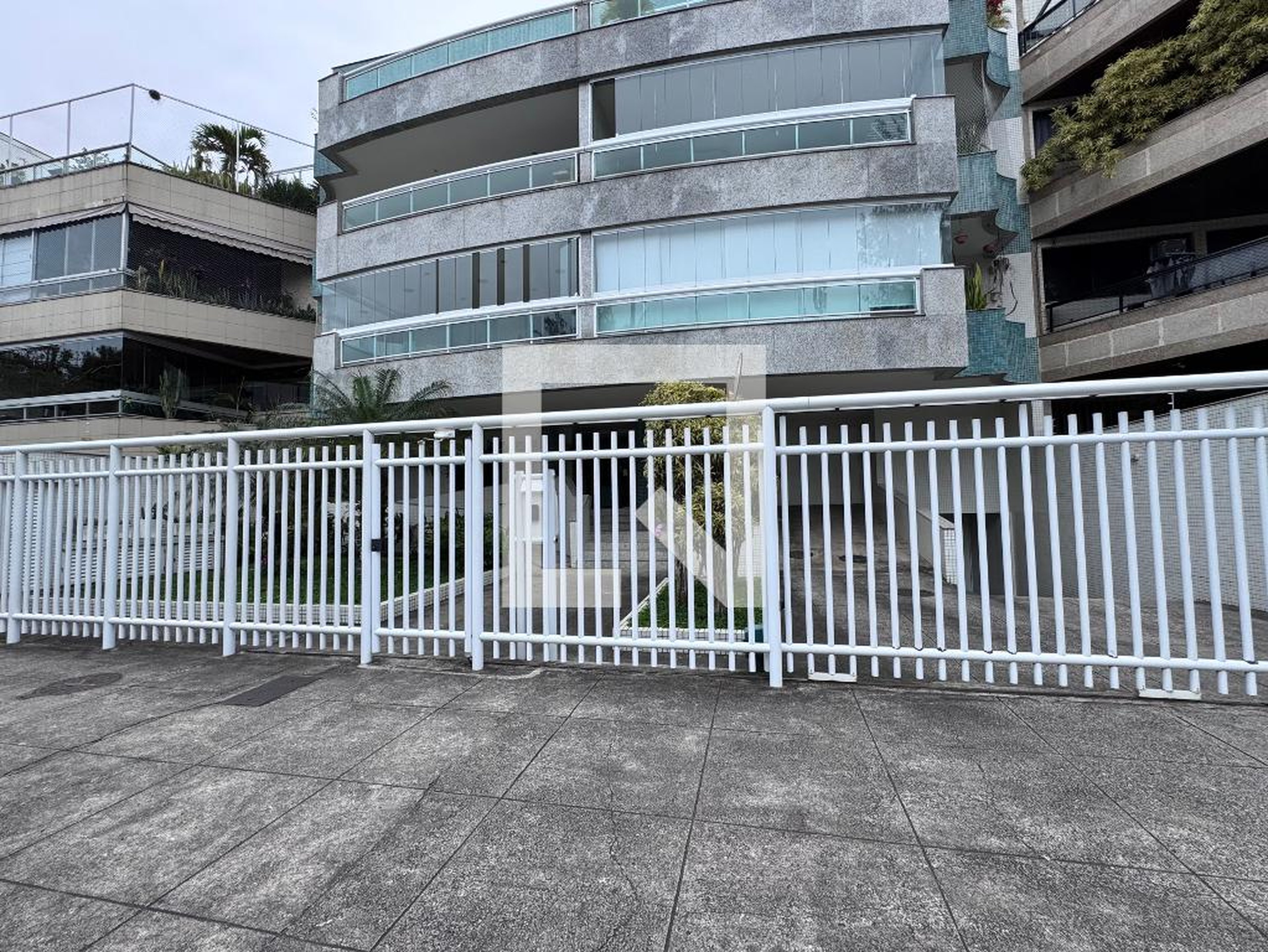 Fachada Condomínio em Avenida Genaro de Carvalho, 2142