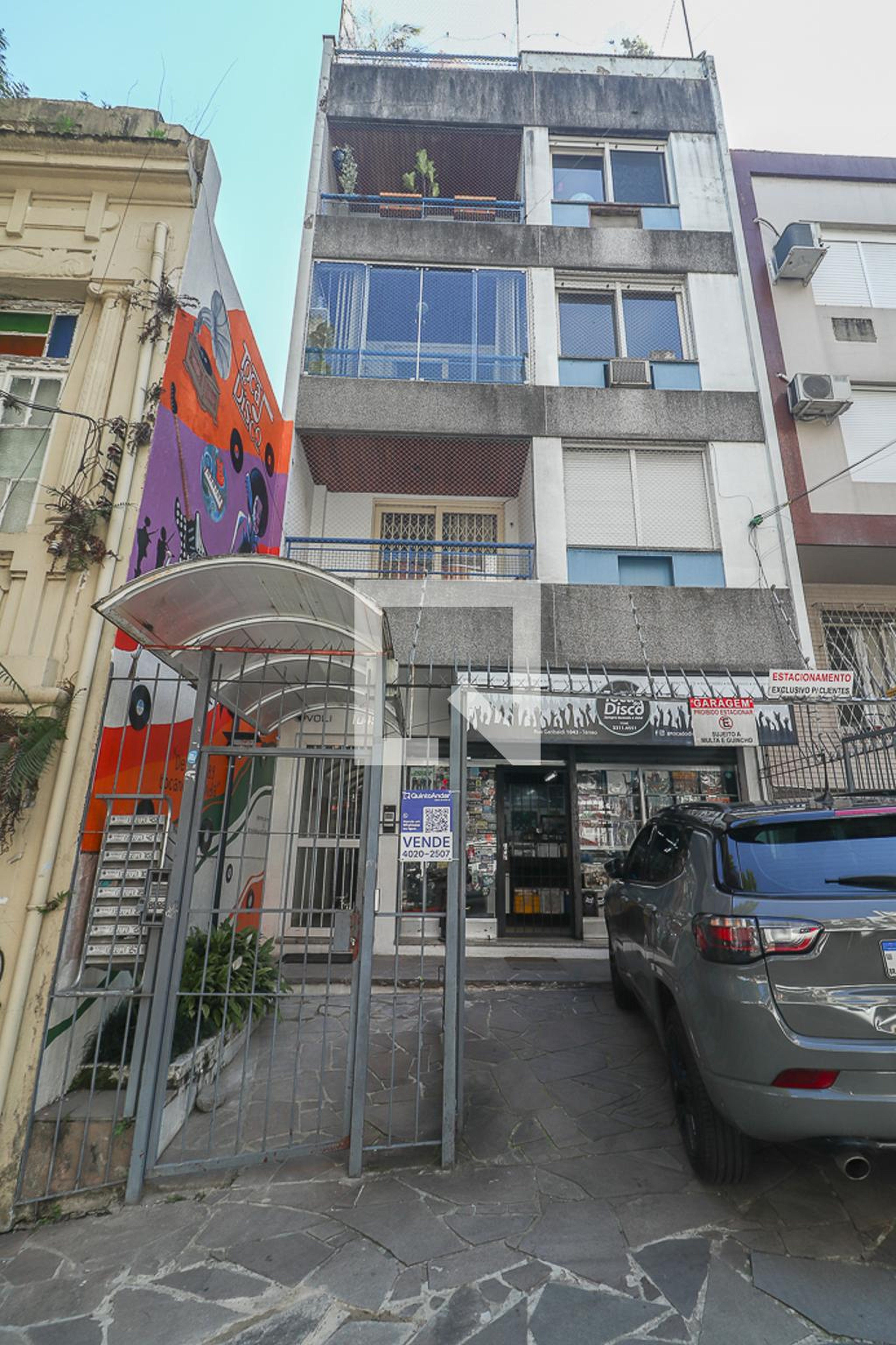 Fachada Condomínio em Rua Garibaldi, 1045