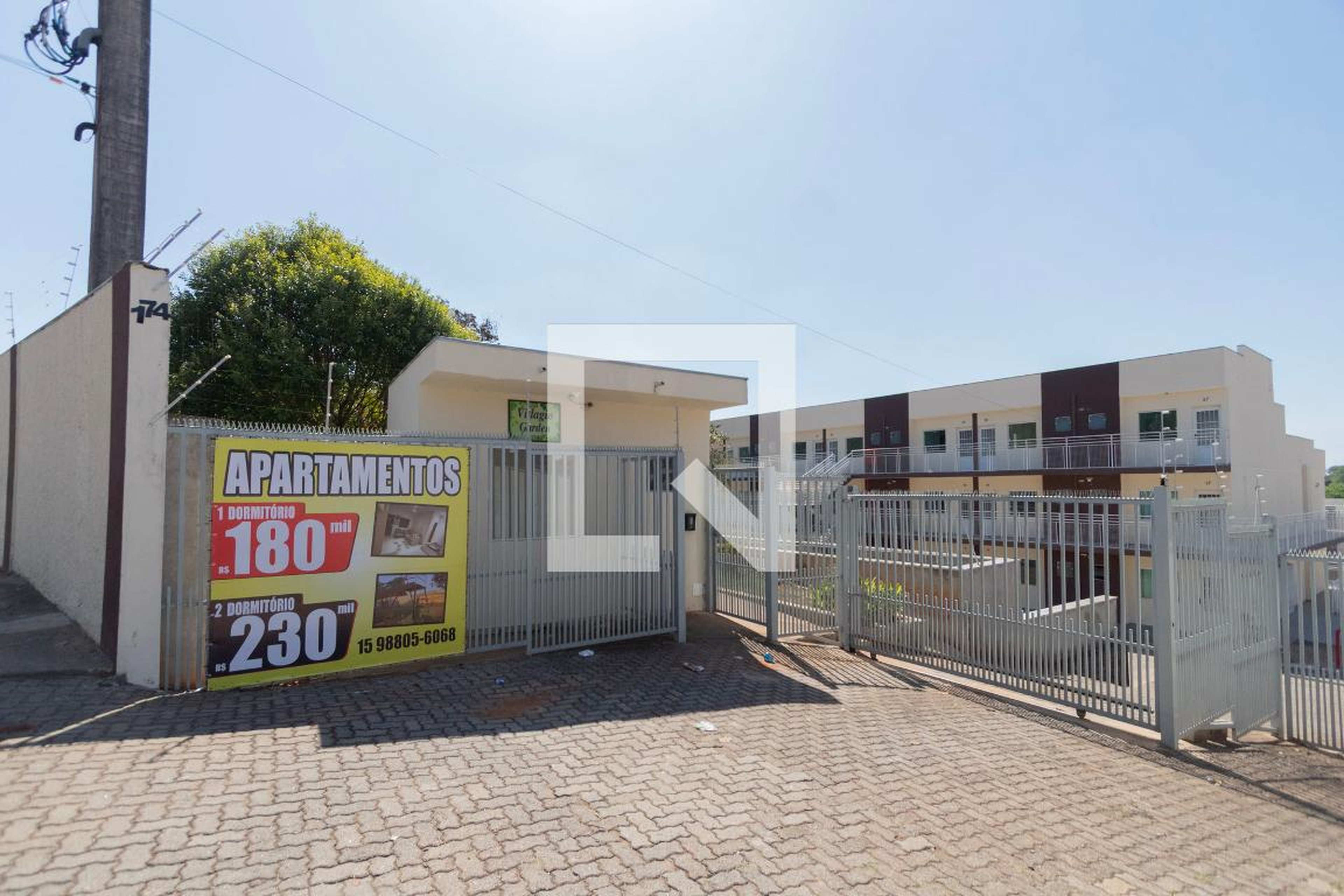 Fachada Condomínio em Rua Manoel Gutierrez, 174