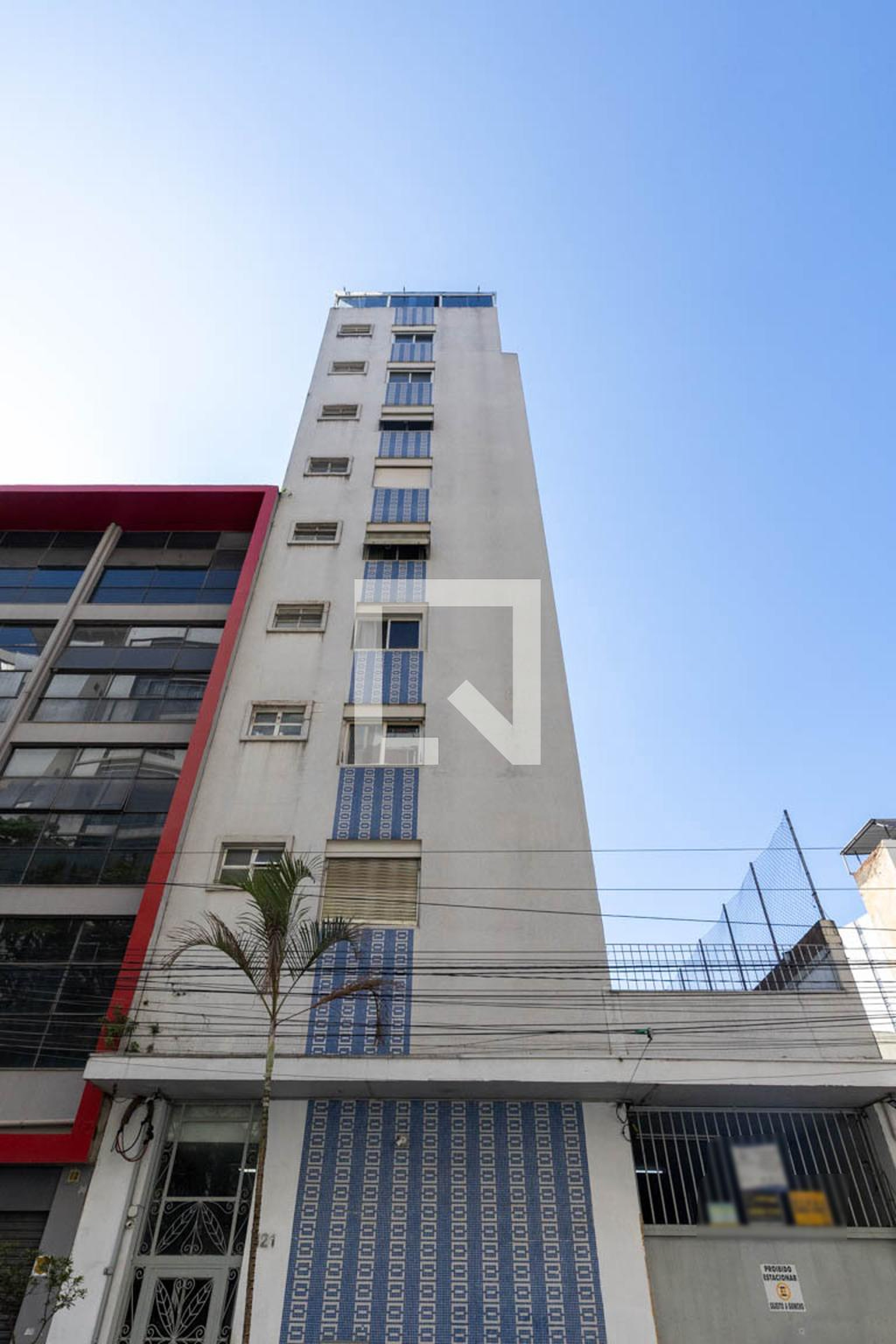 Fachada Condomínio em Rua Aureliano Coutinho, 121