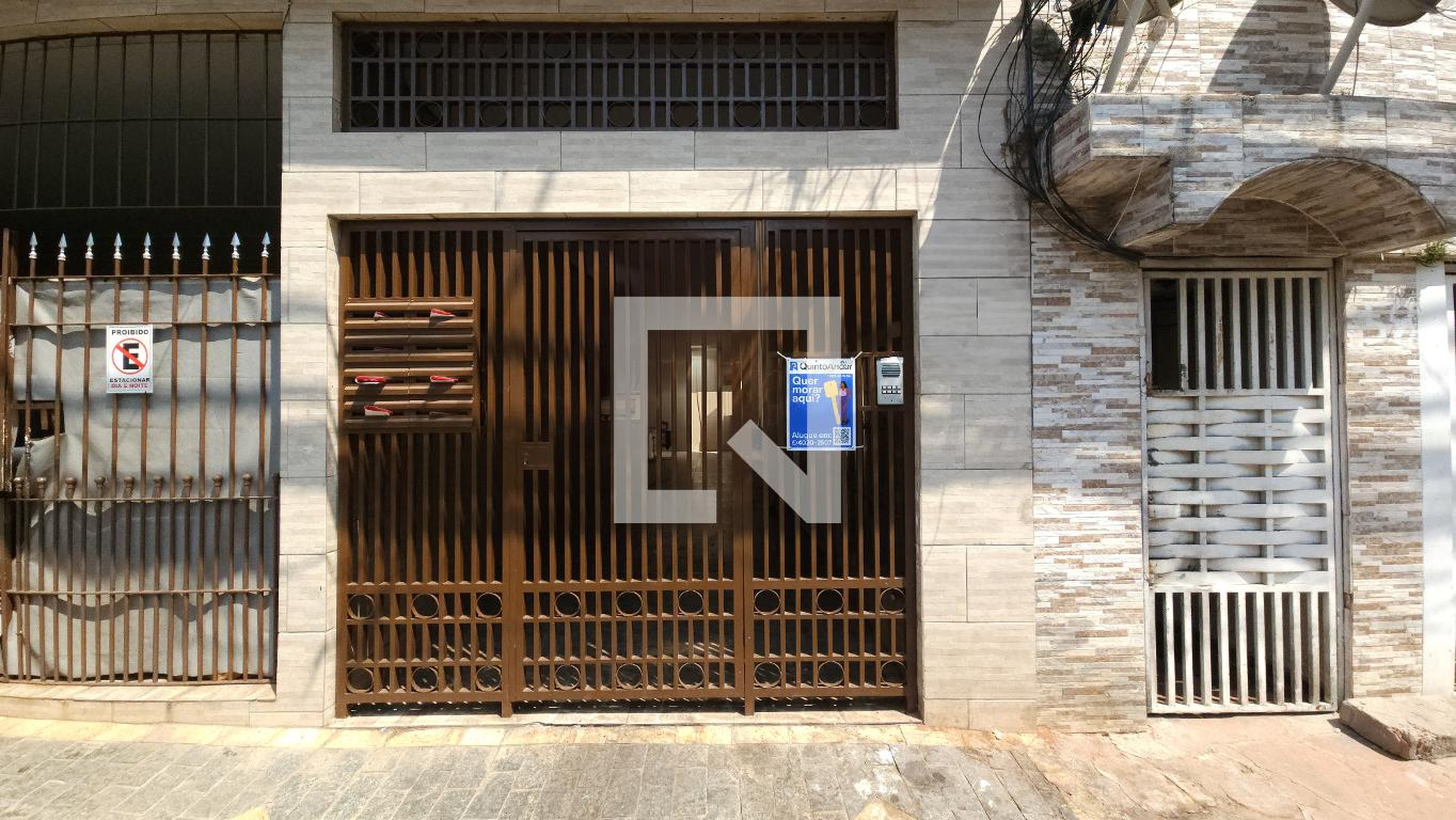 Fachada Condomínio em Rua Biguatinga, 74