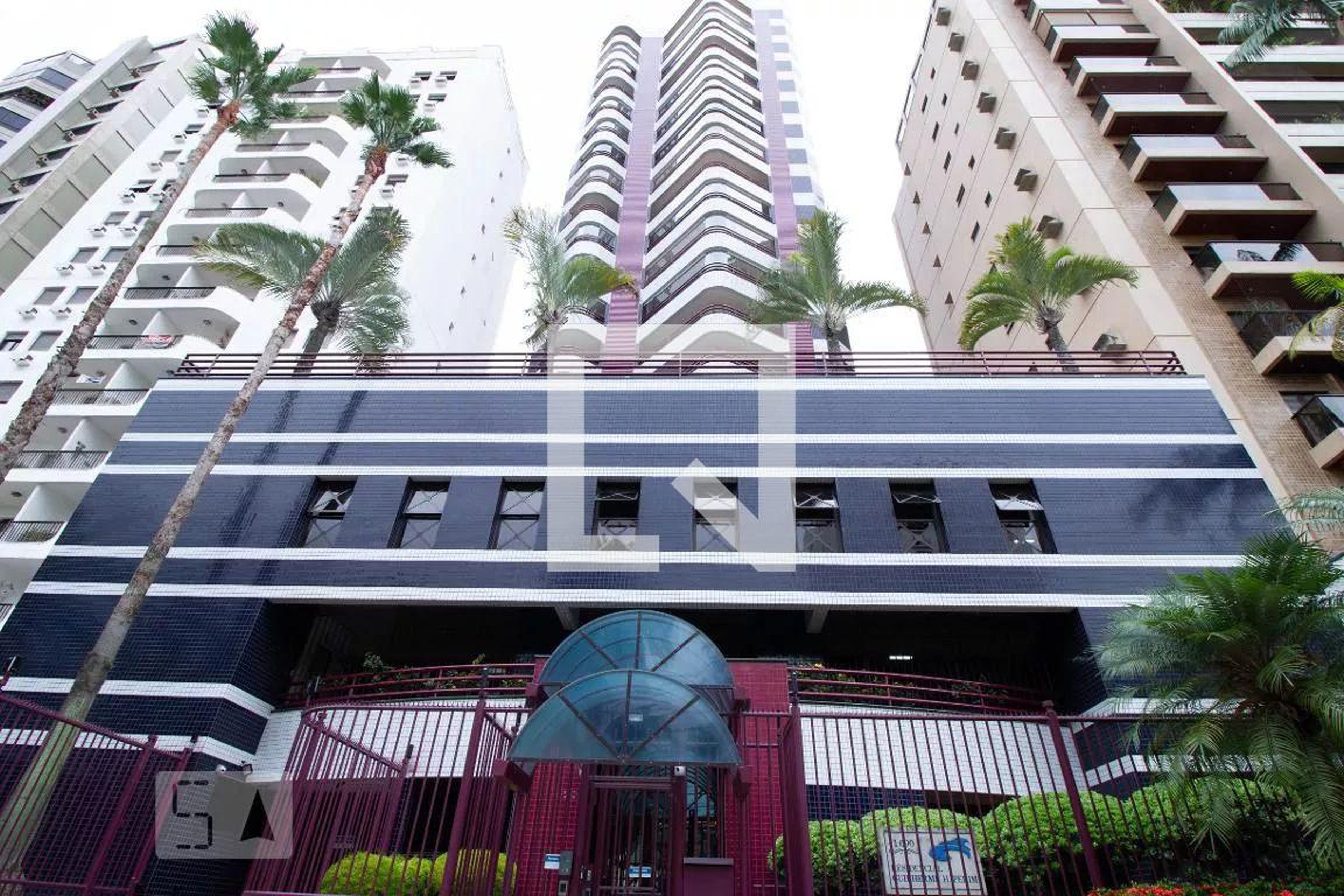 Fachada do Condomínio Condomínio em Avenida Princesa D'Oeste, 1090