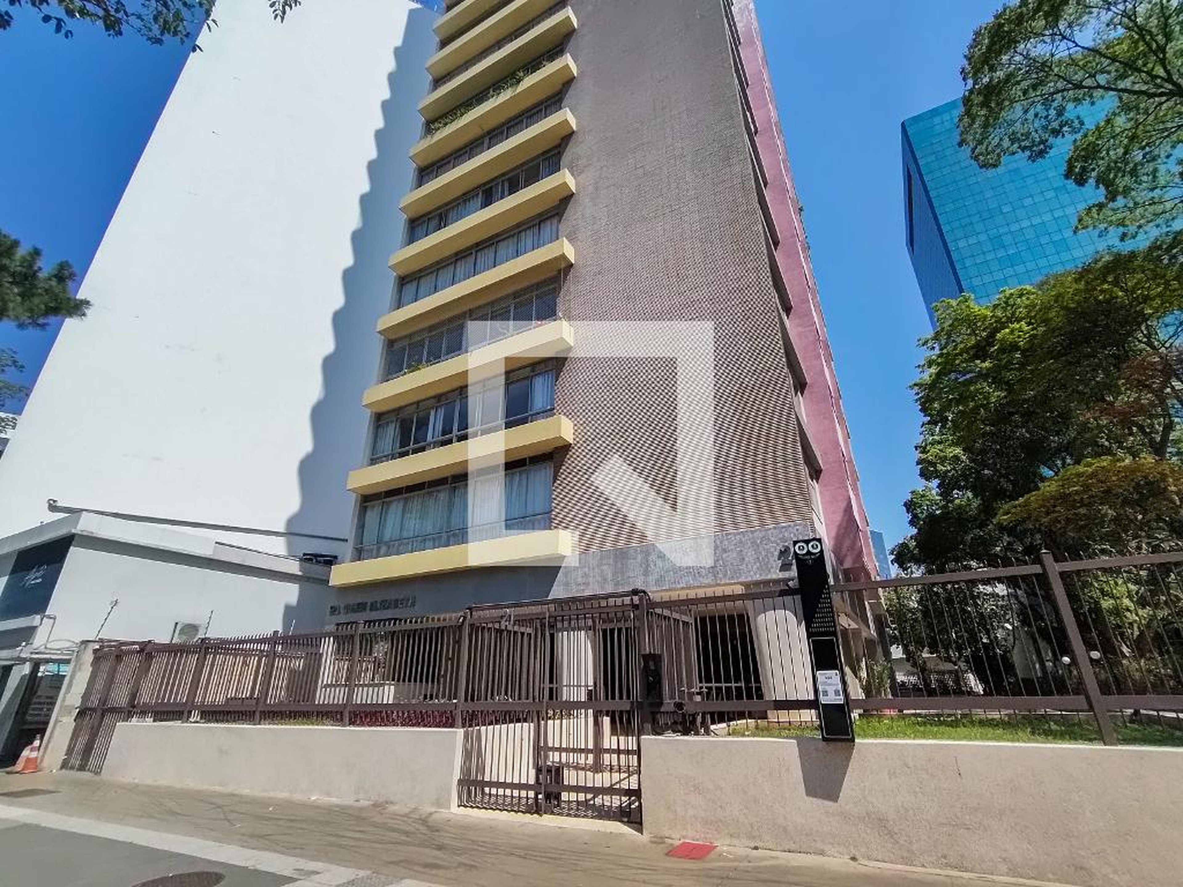 Fachada Condomínio Queen Elizabeth