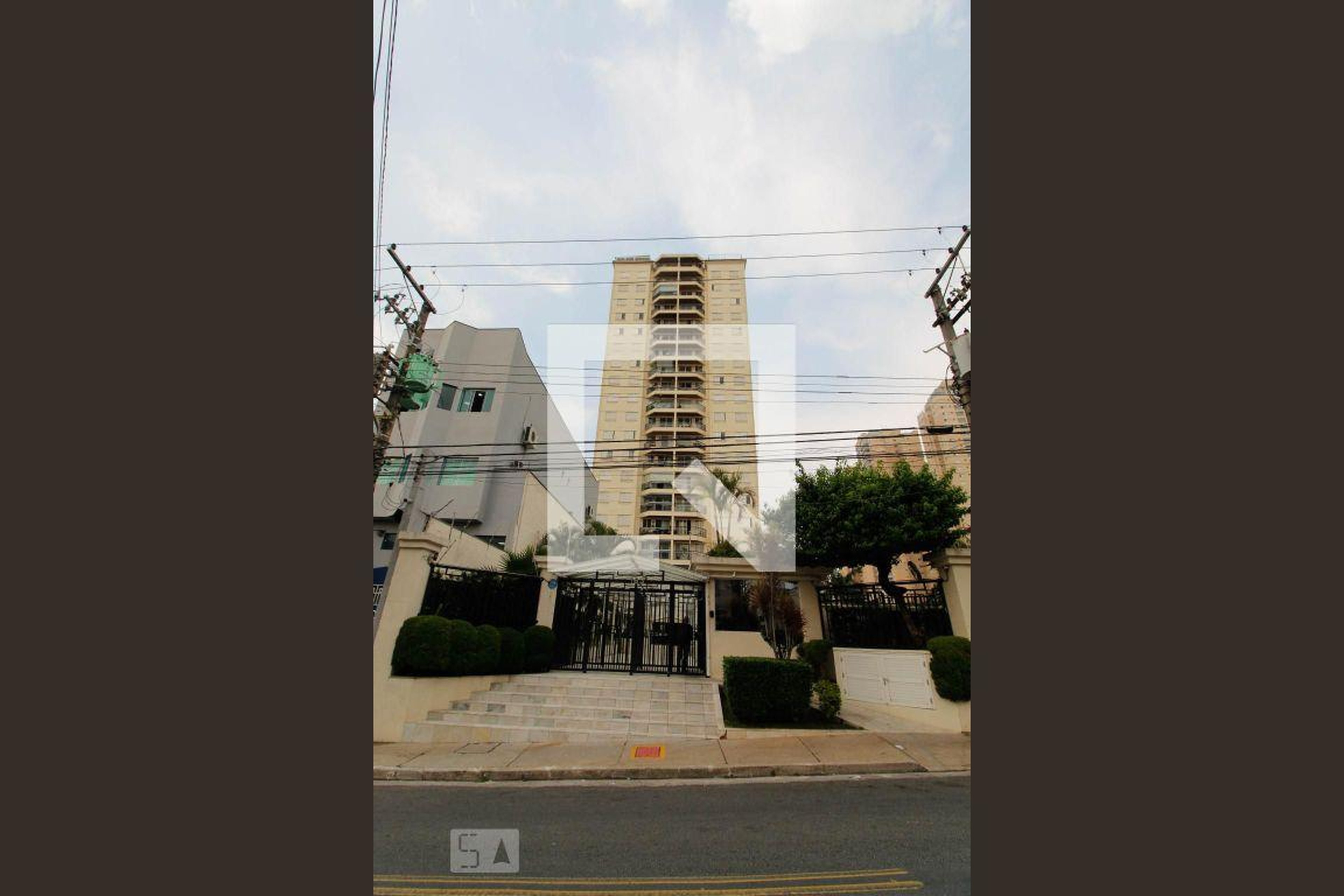 Fachada Condomínio em Rua Joaquim Miranda, 165