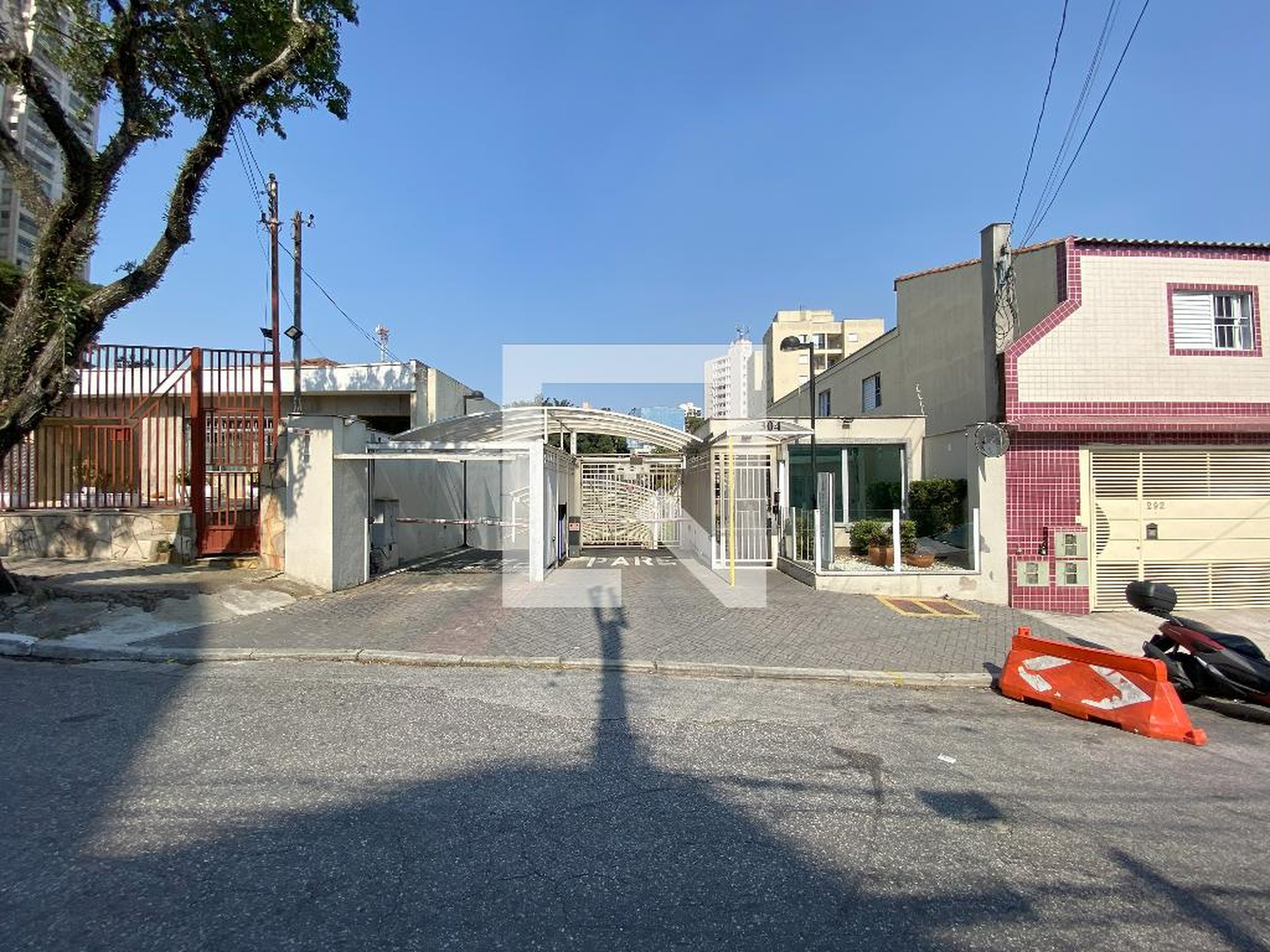 Fachada Condomínio Via Jardins dos Ipês