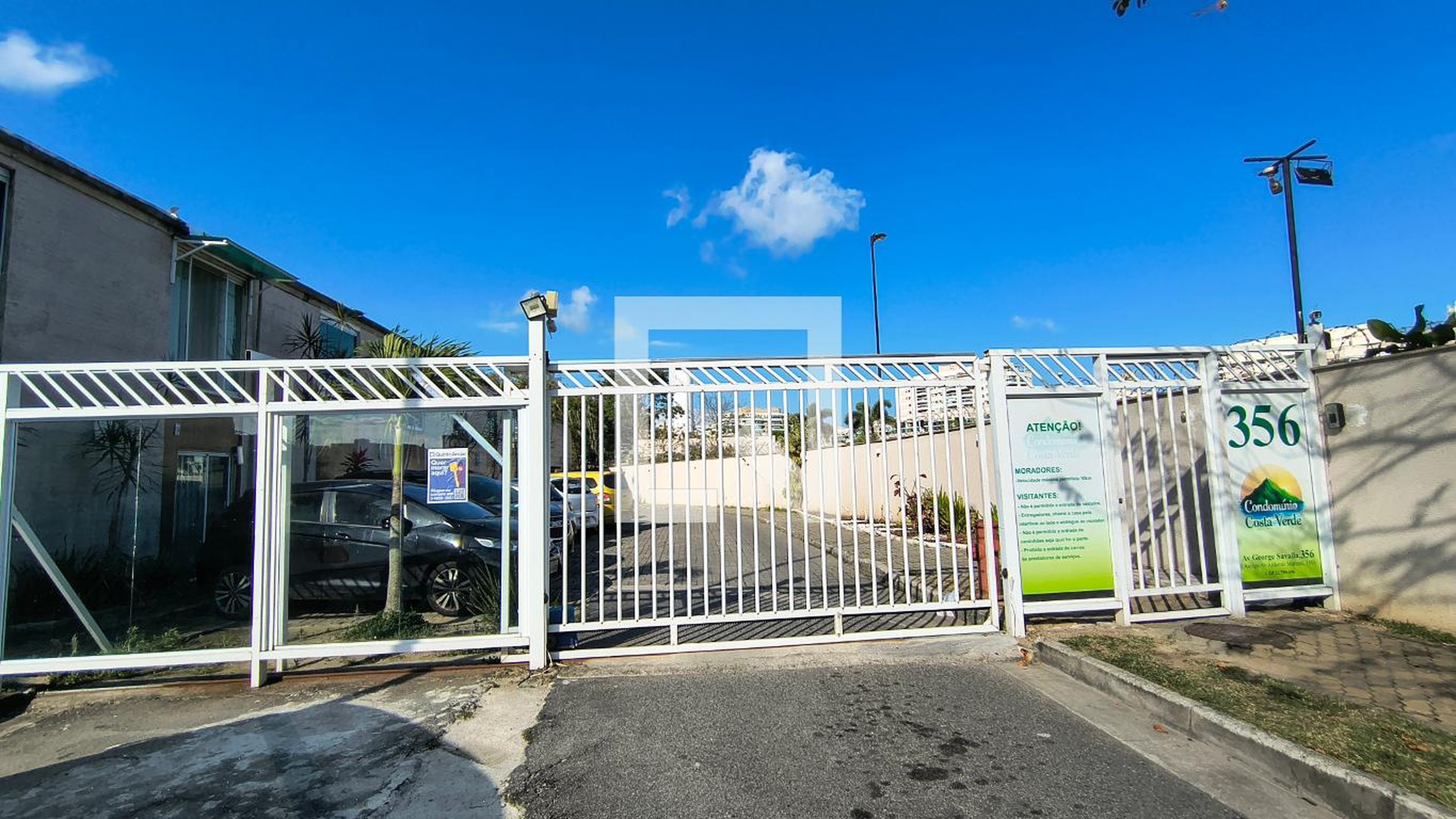 Fachada do Condomínio Condomínio Costa Verde