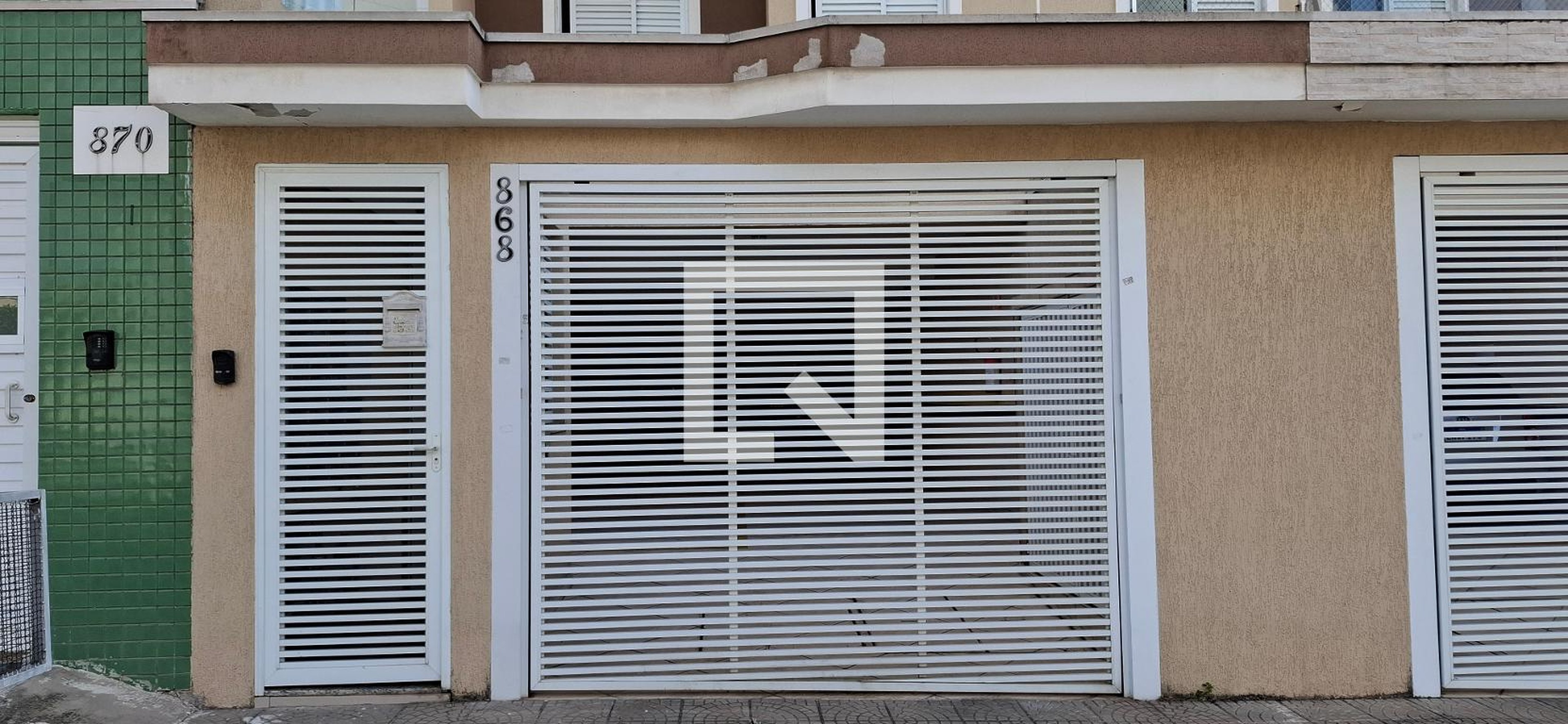 Fachada Condomínio em Rua Clélia, 868