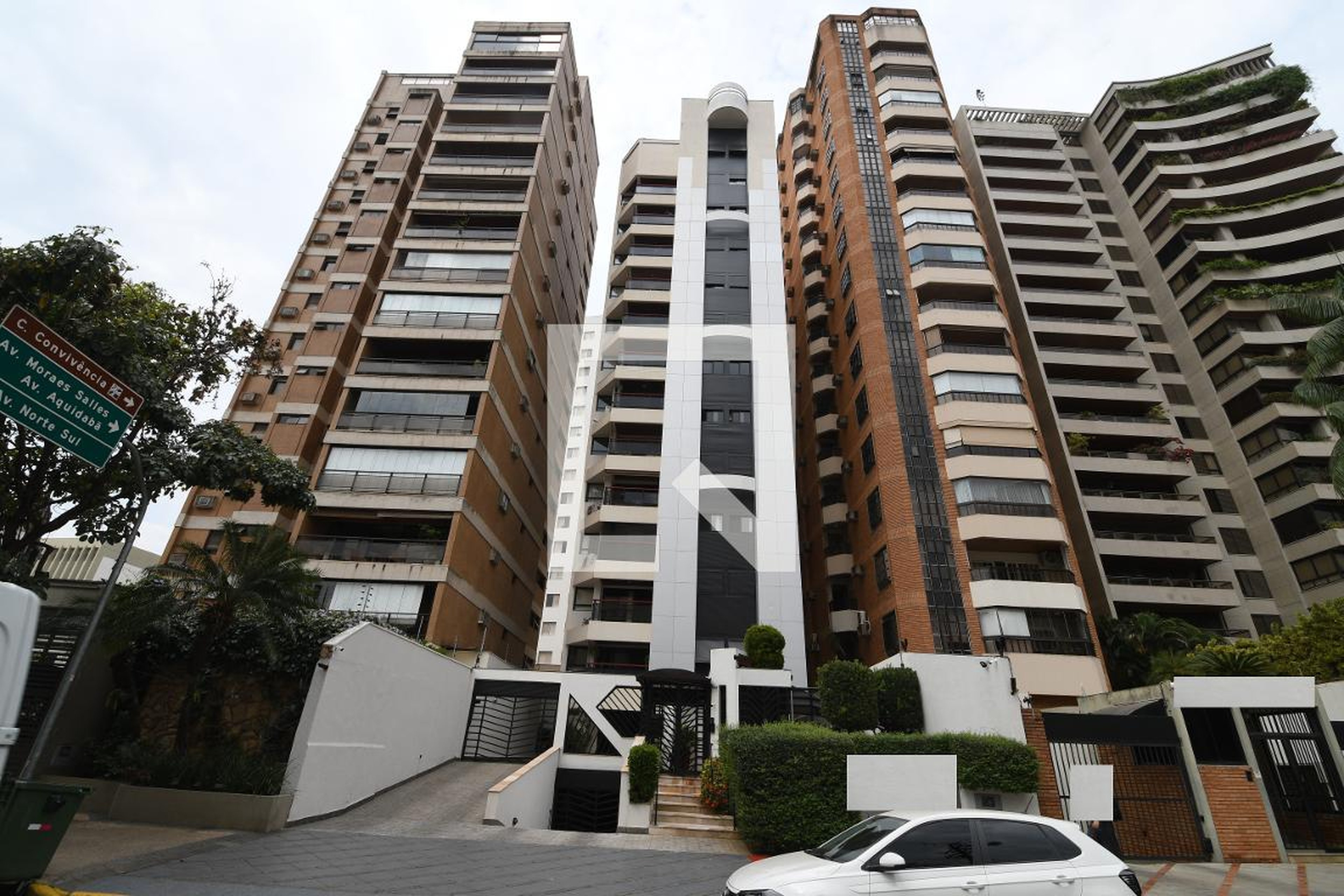 Fachada do Prédio Condomínio SAN MARTIN