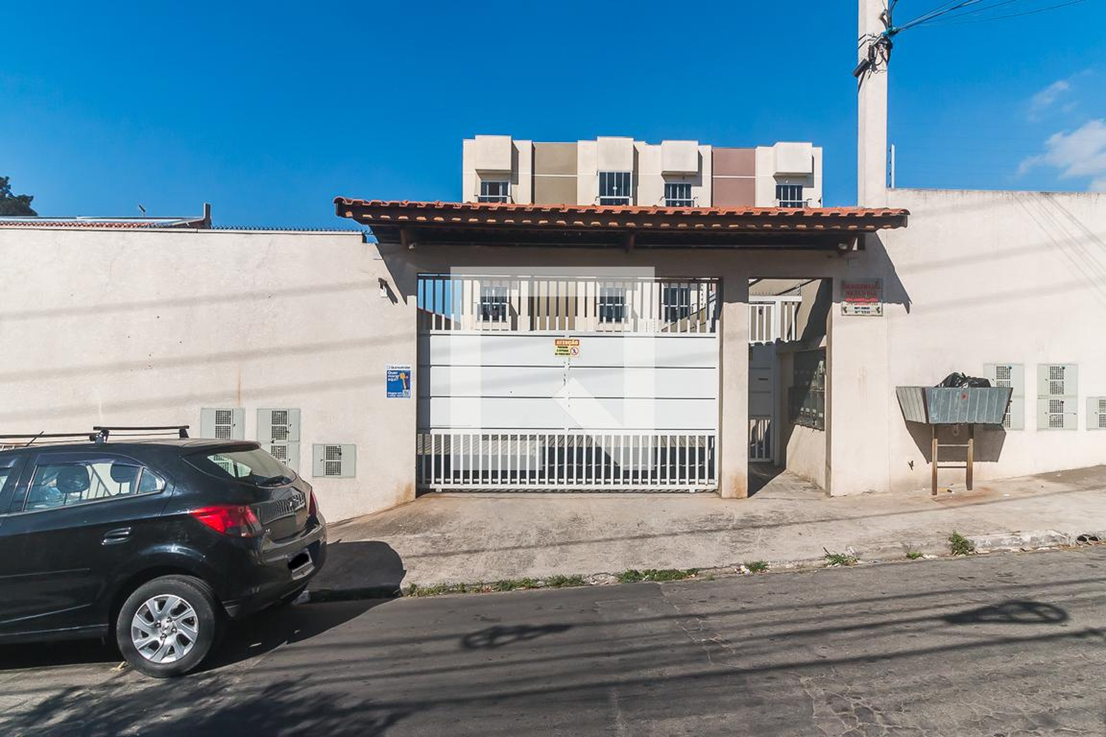 Fachada Condomínio em Rua Chile, 130