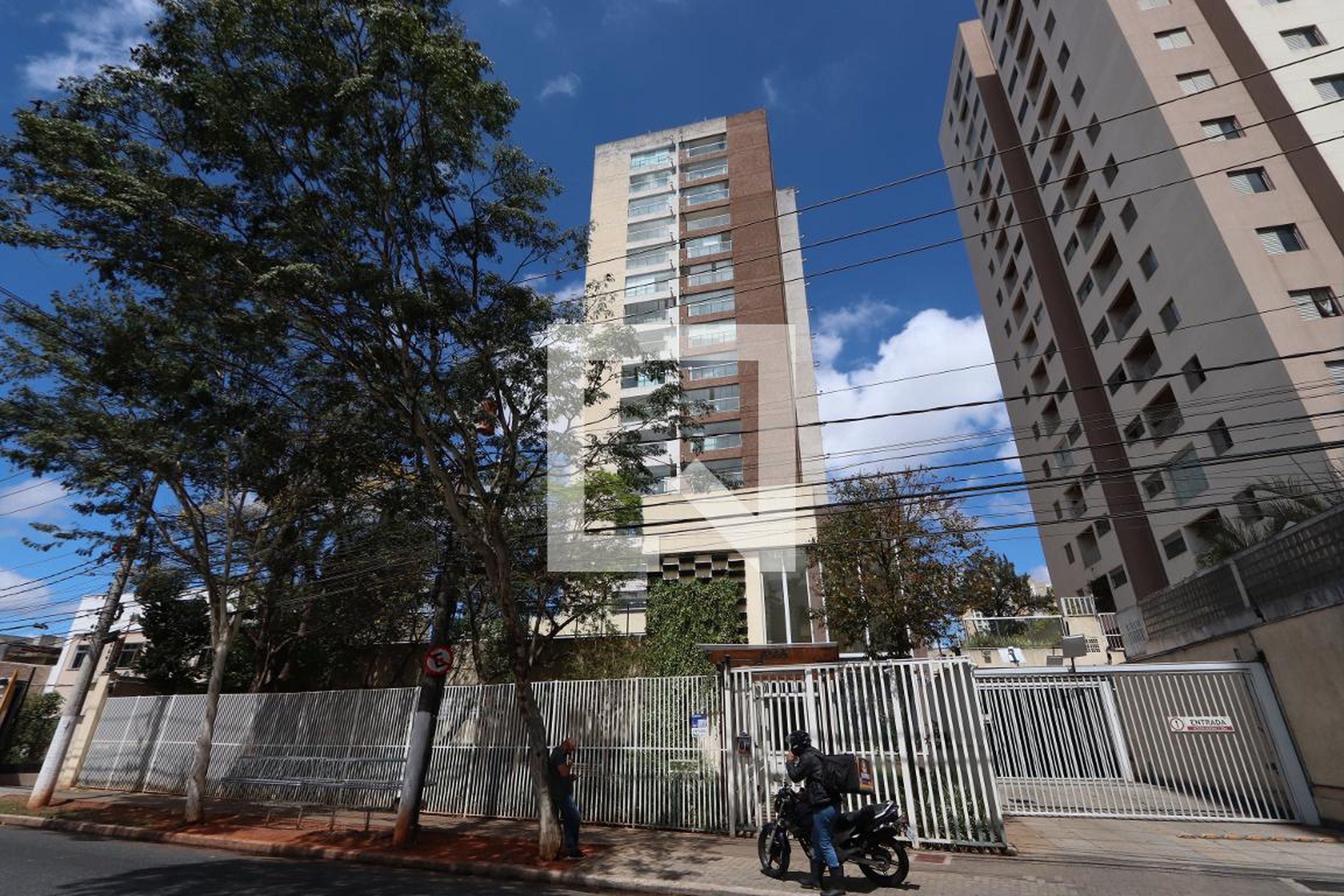 Fachada do Prédio Residencial Família Vila Ema