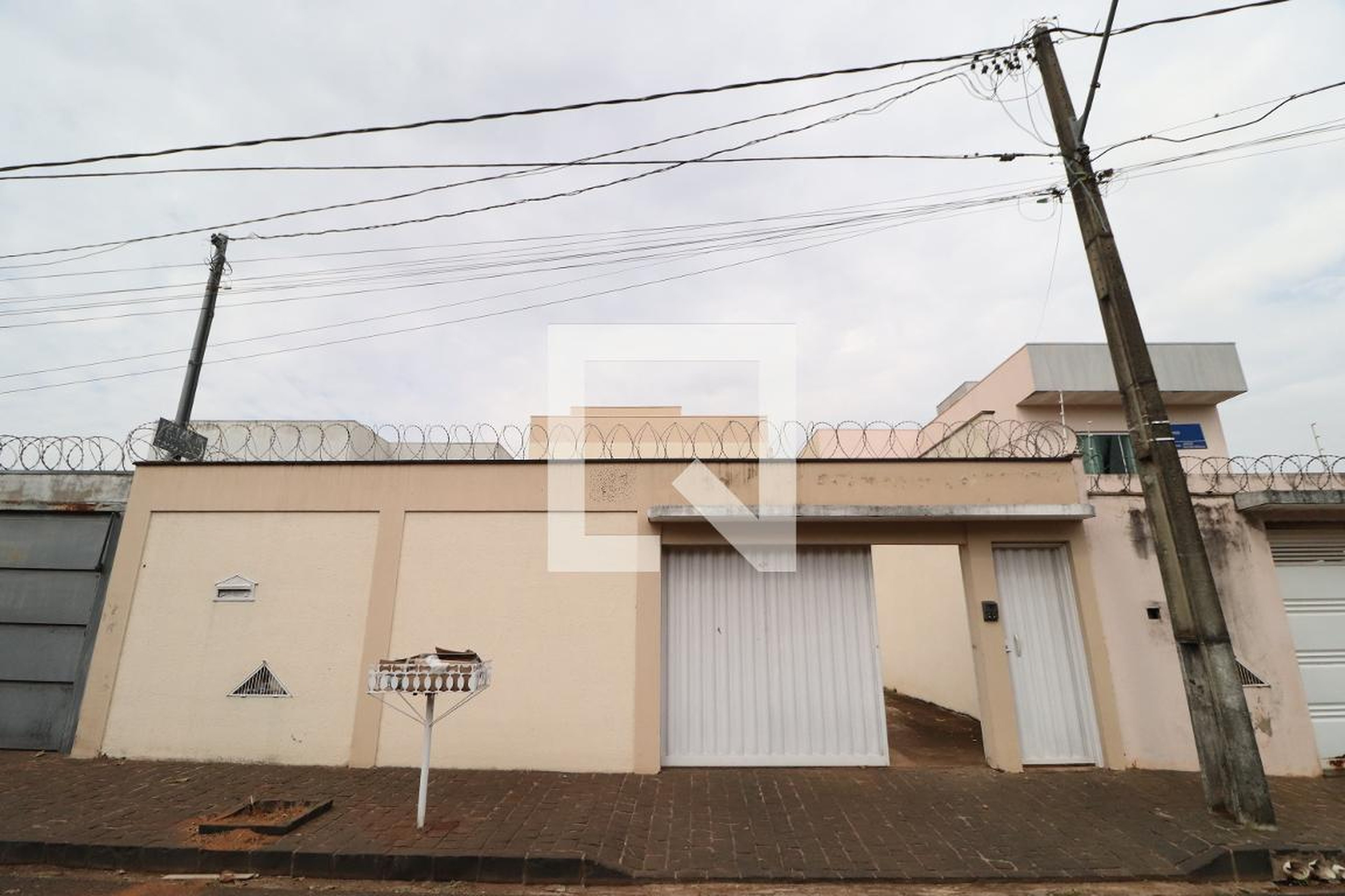 Fachada Condomínio em Rua Turquesa, 185