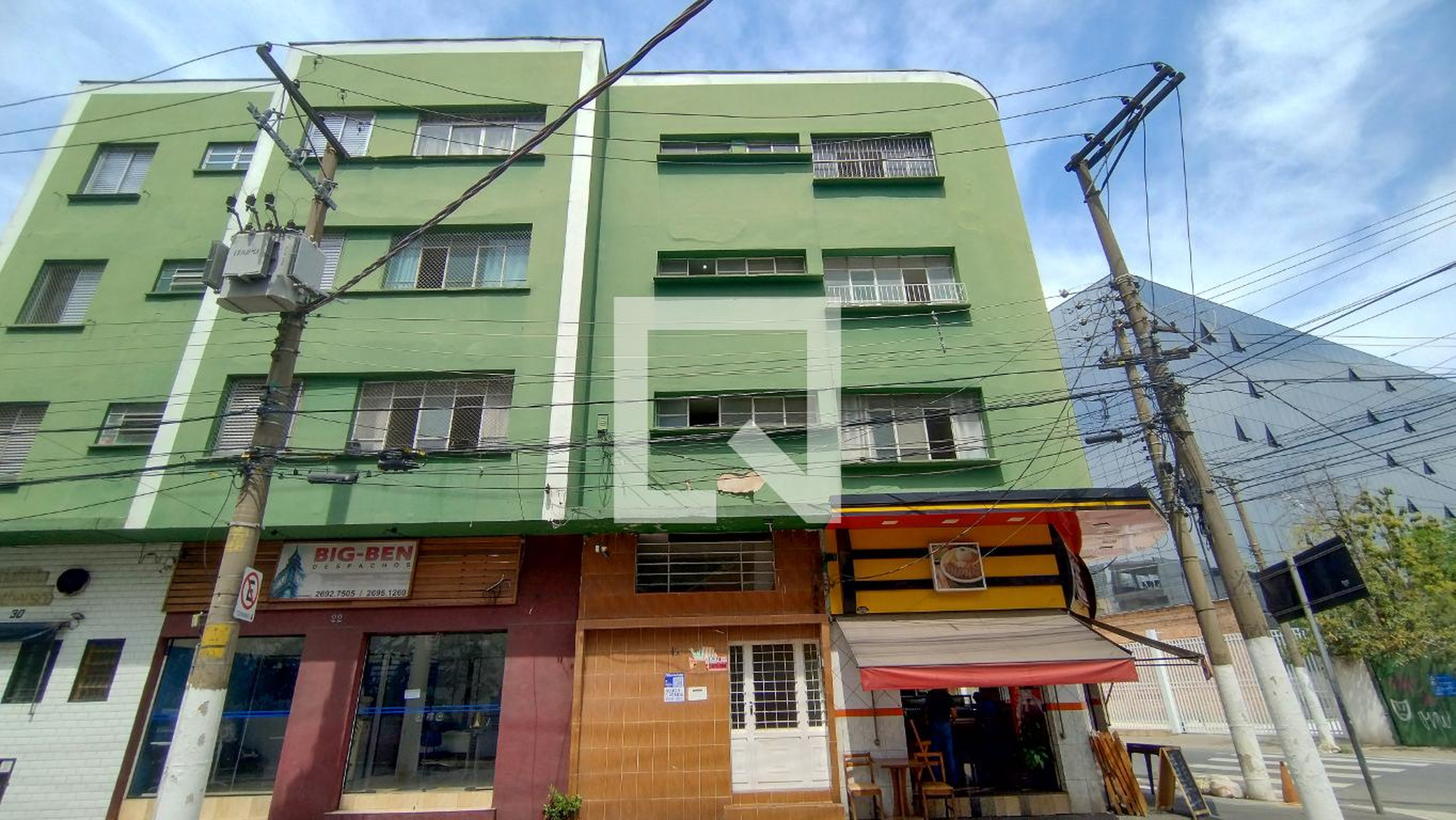 Fachada Condomínio em Rua Guaratinguetá, 18