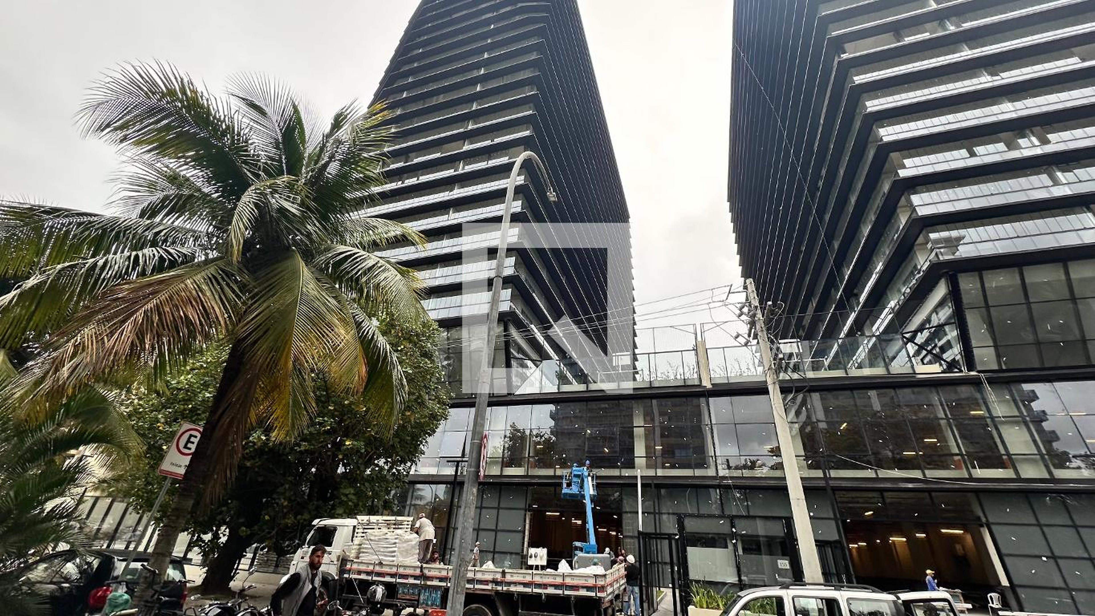 Fachada Condomínio em Avenida José Luiz Ferraz, 135