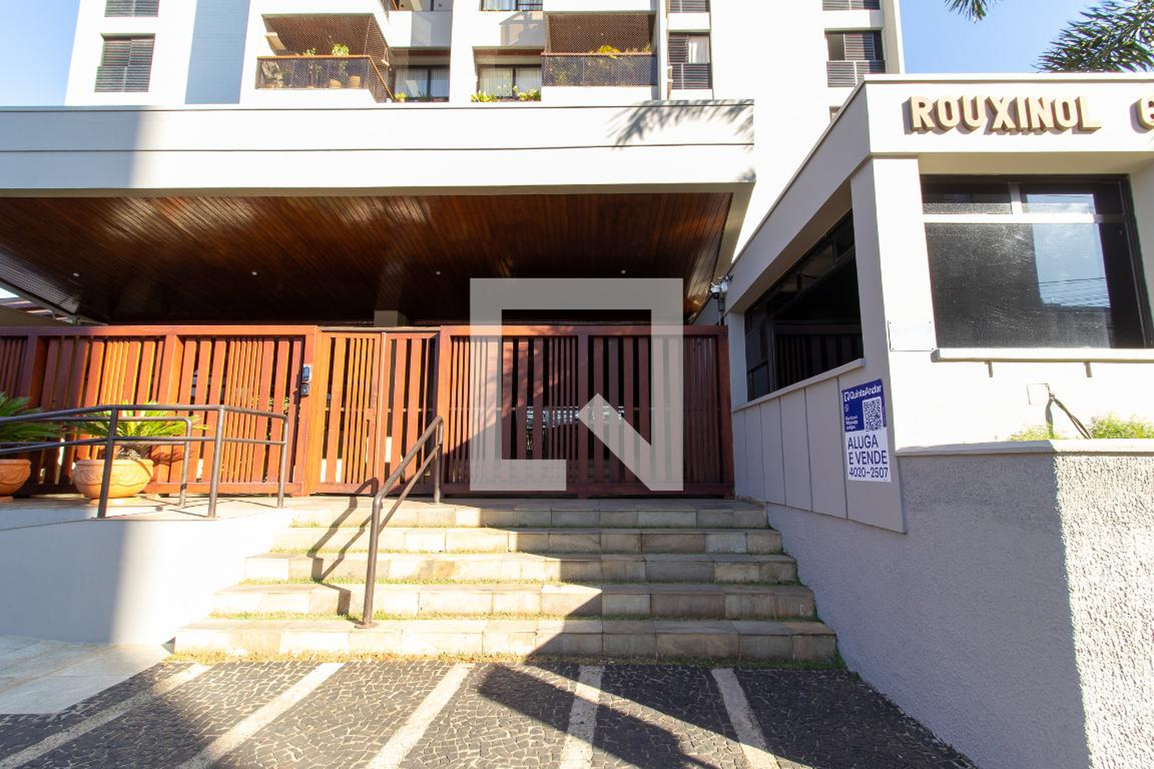 Fachada Condomínio ROUXINOL