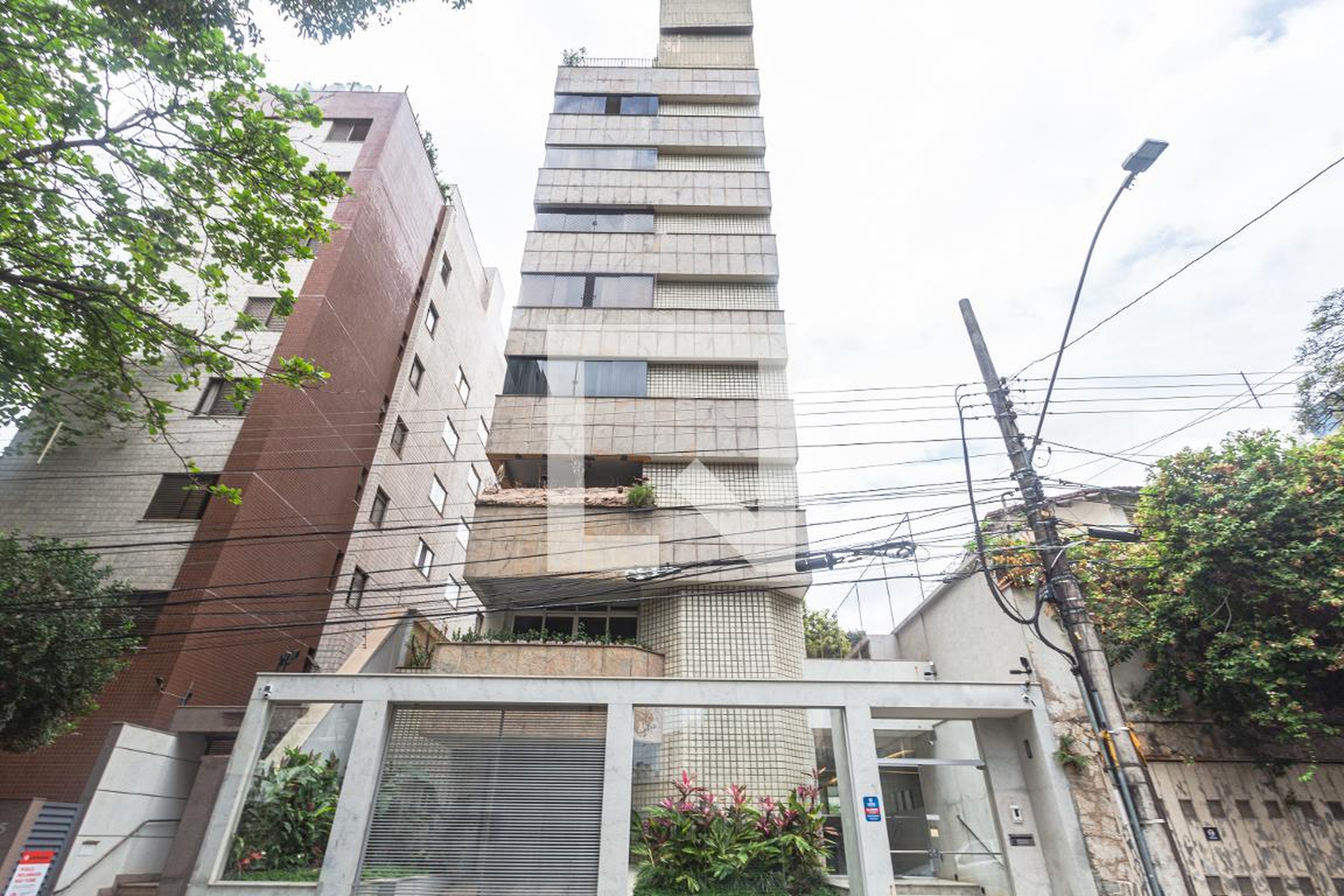 Fachada Condomínio em Rua Califórnia, 305