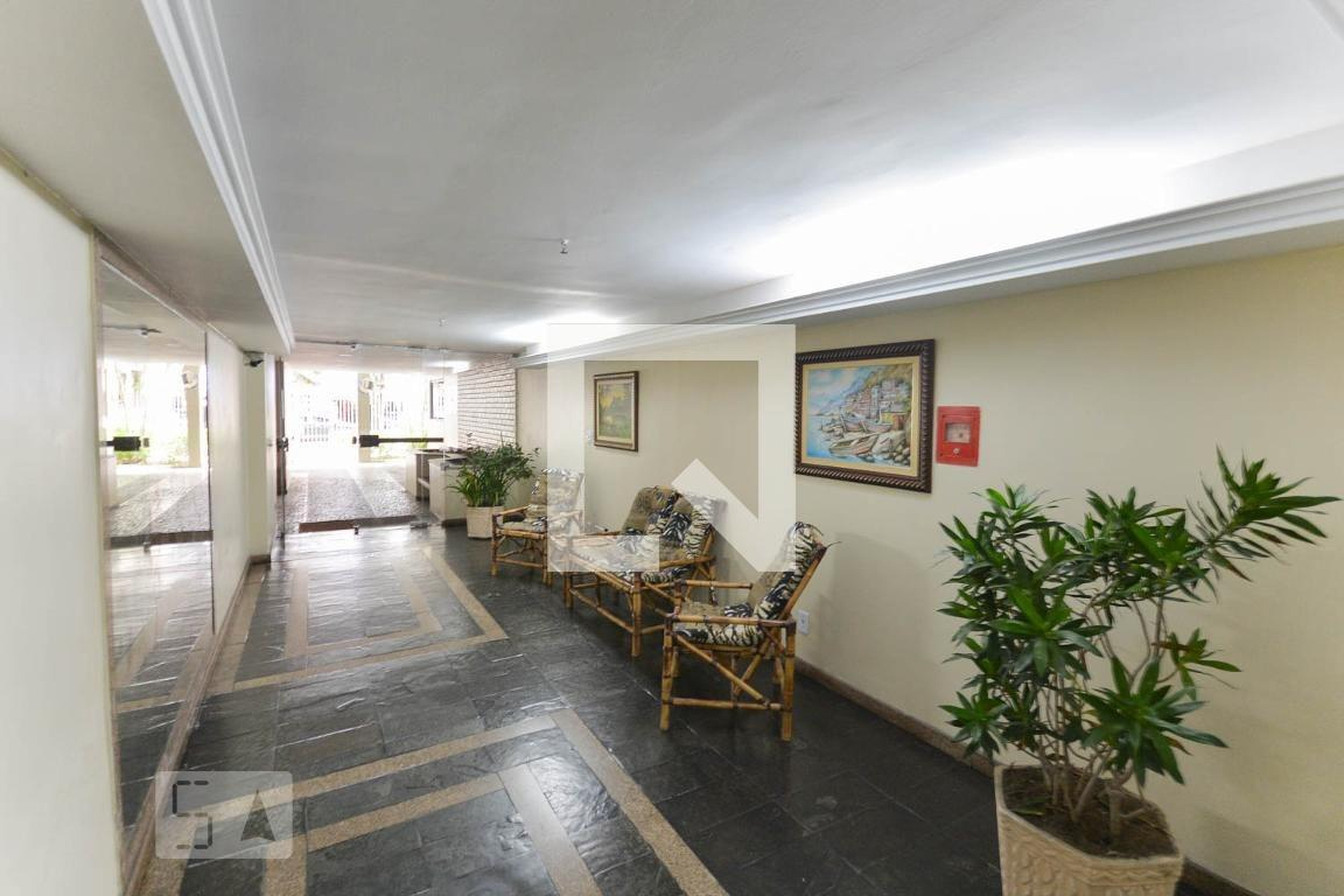 Hall - Via Apia