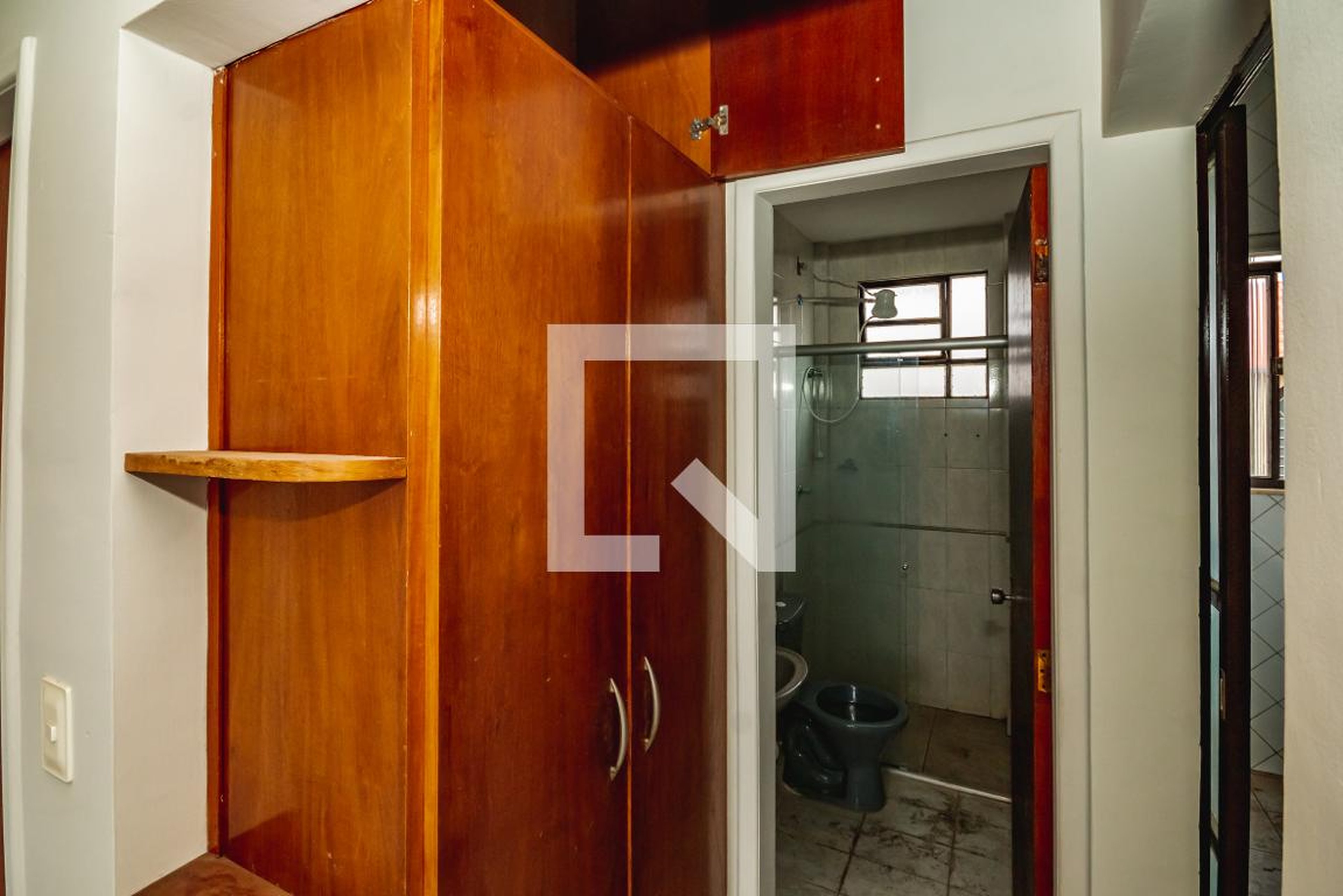 Hall - null