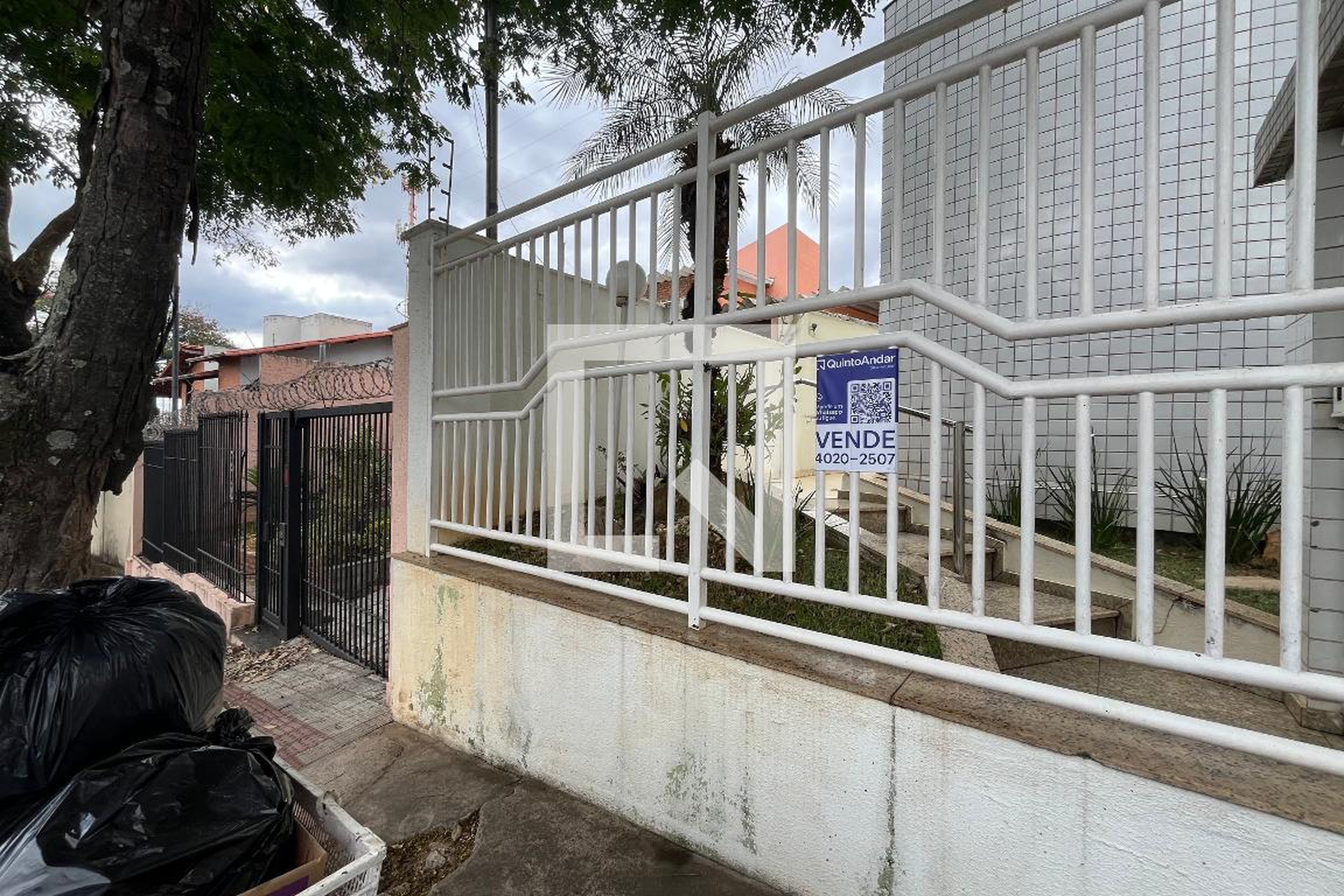 Fachada Condomínio em Rua Nilton Baldo, 290
