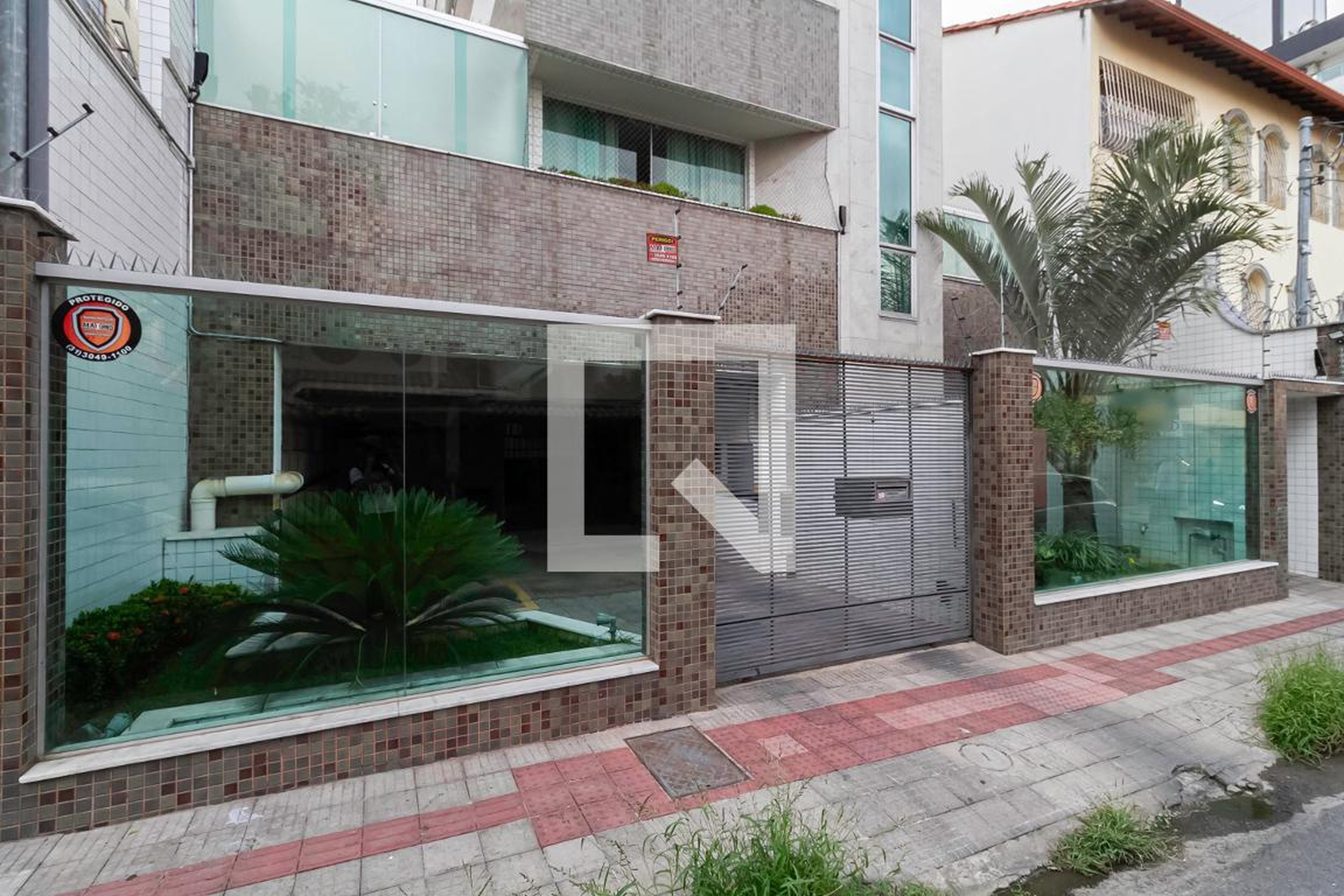 Fachada Condomínio em Rua Guaranésia, 373