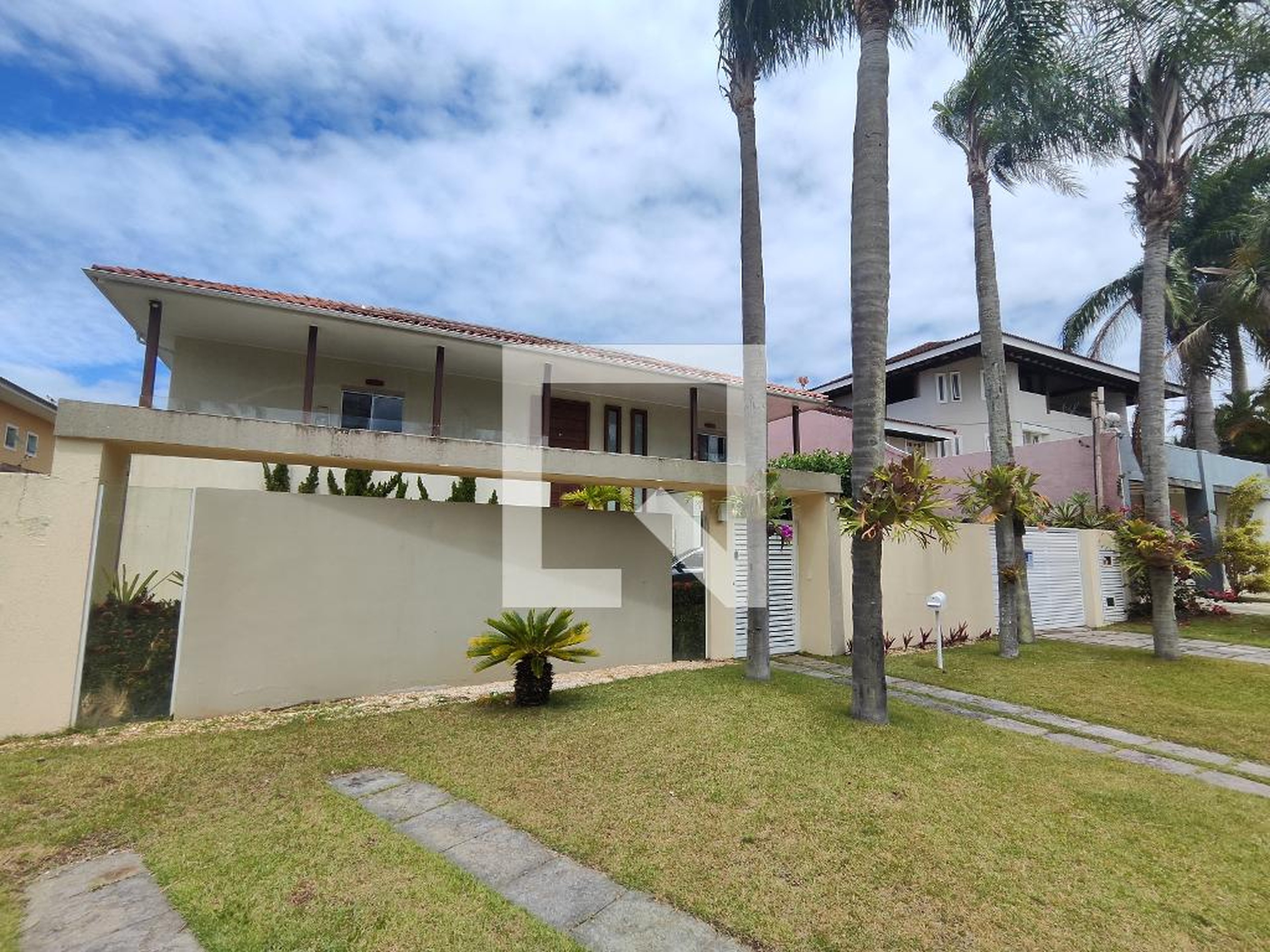 Fachada Condomínio em Rua Mariazinha Pires, 95