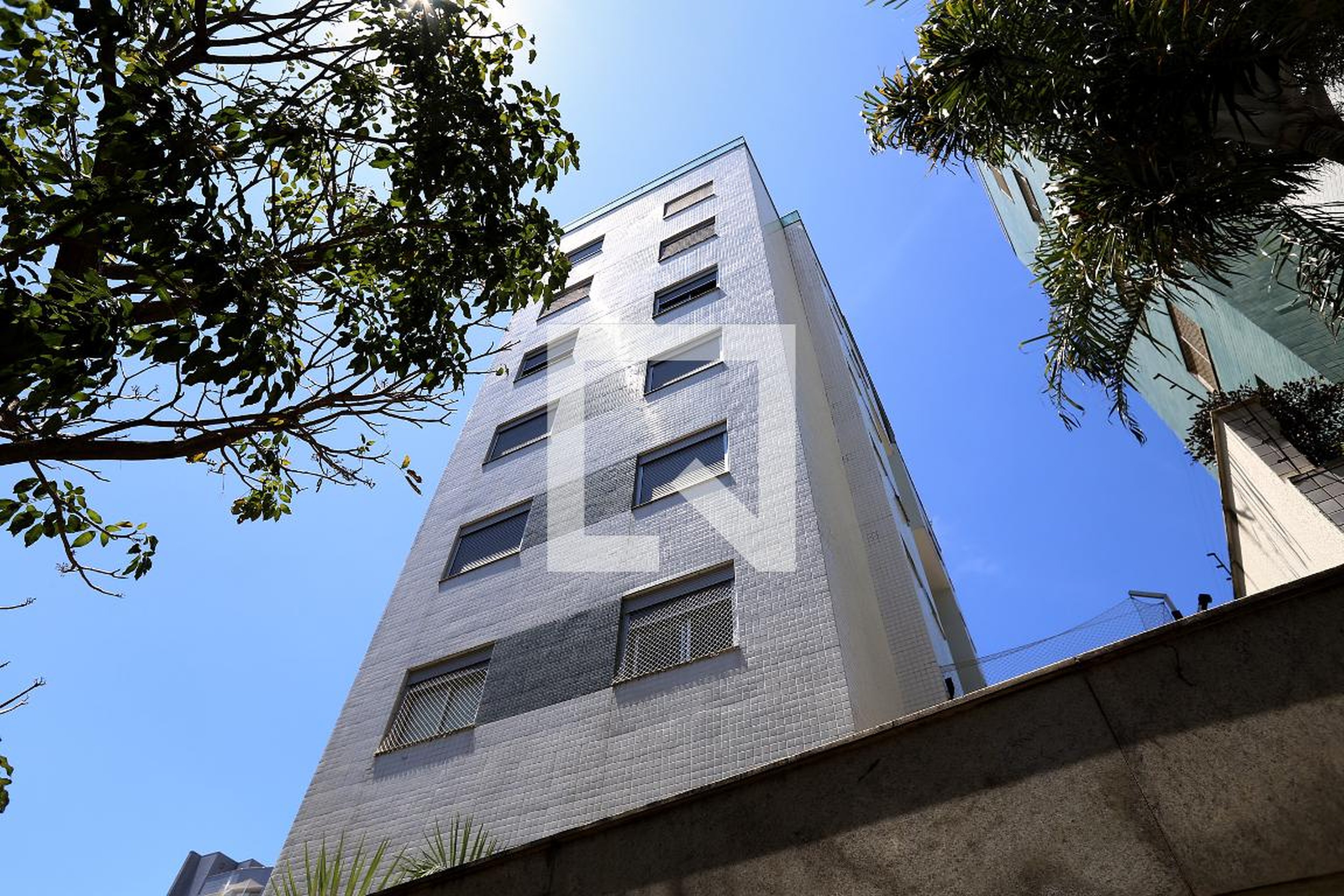 Fachada Condomínio em Rua Brás Cubas, 179