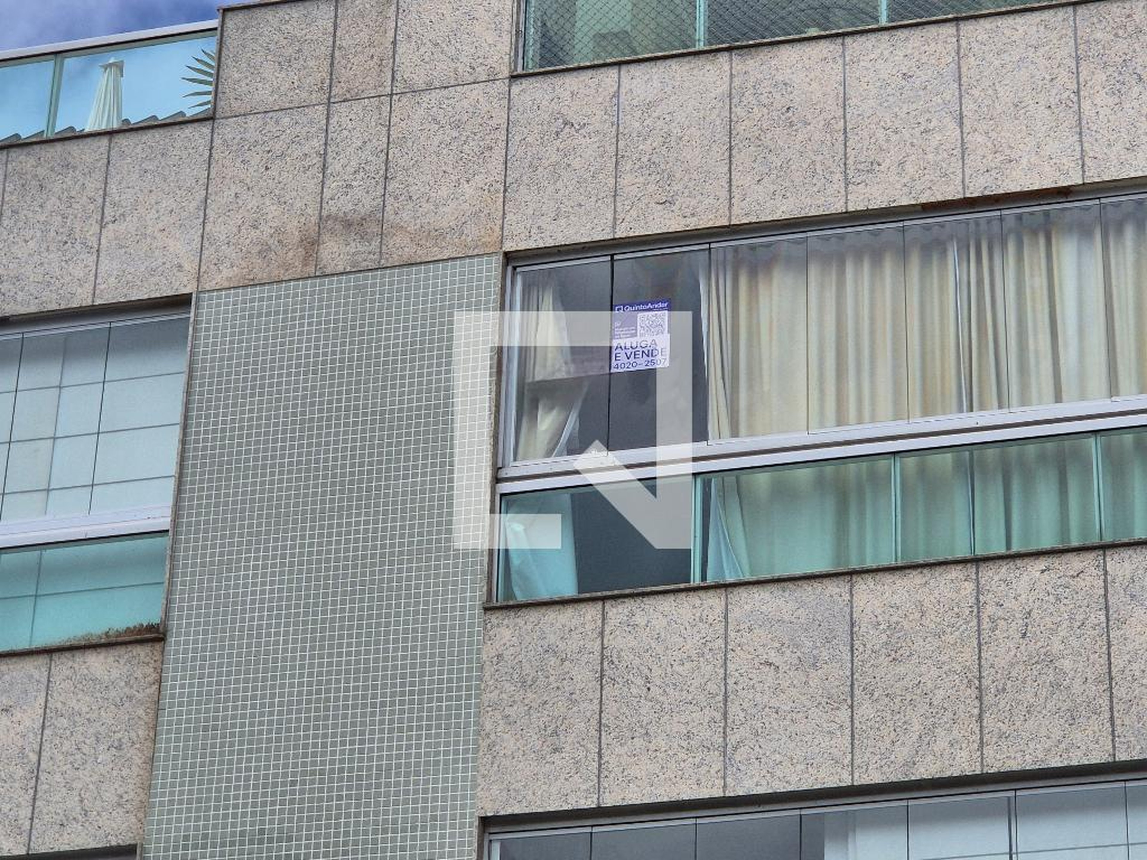 Fachada Condomínio em Rua Professor Taciel Cylleno, 465