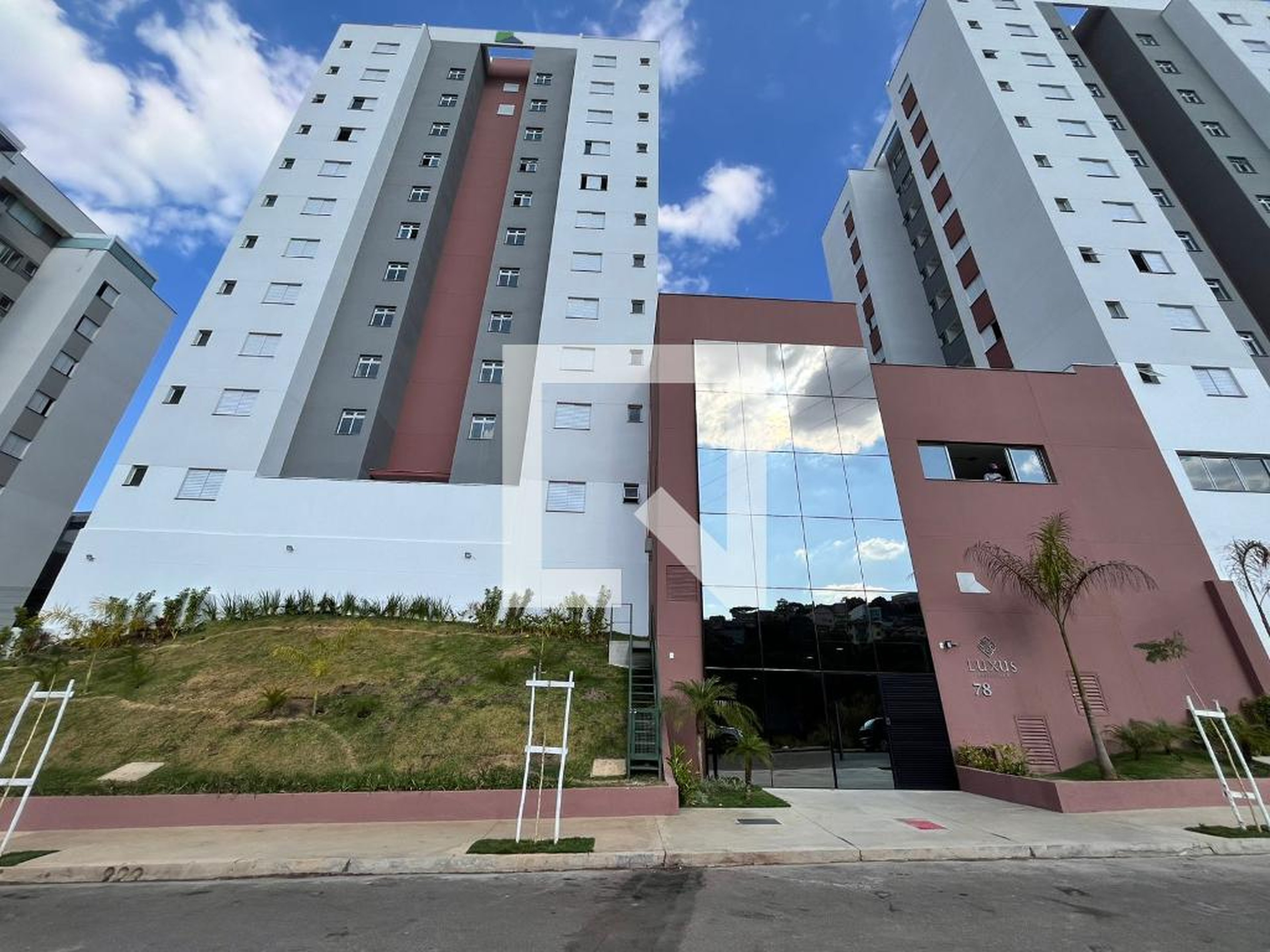 Fachada Residencial Luxus