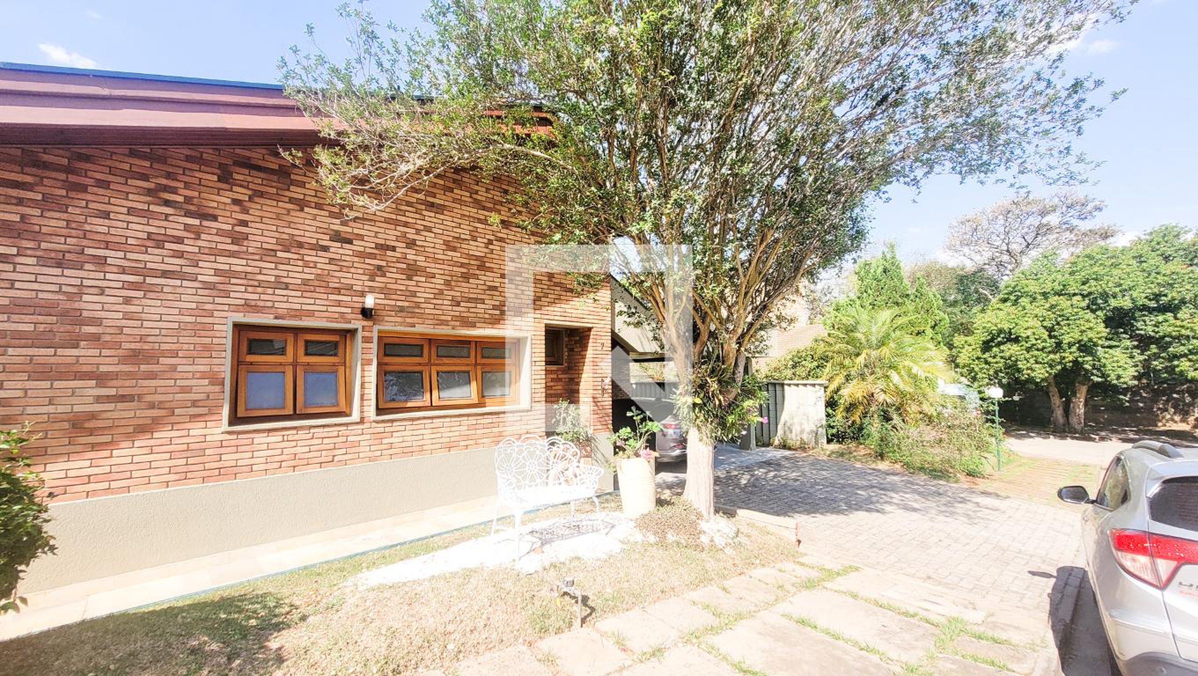 Fachada Condomínio em Rua Jorge de Figueiredo Corrêa, 1000