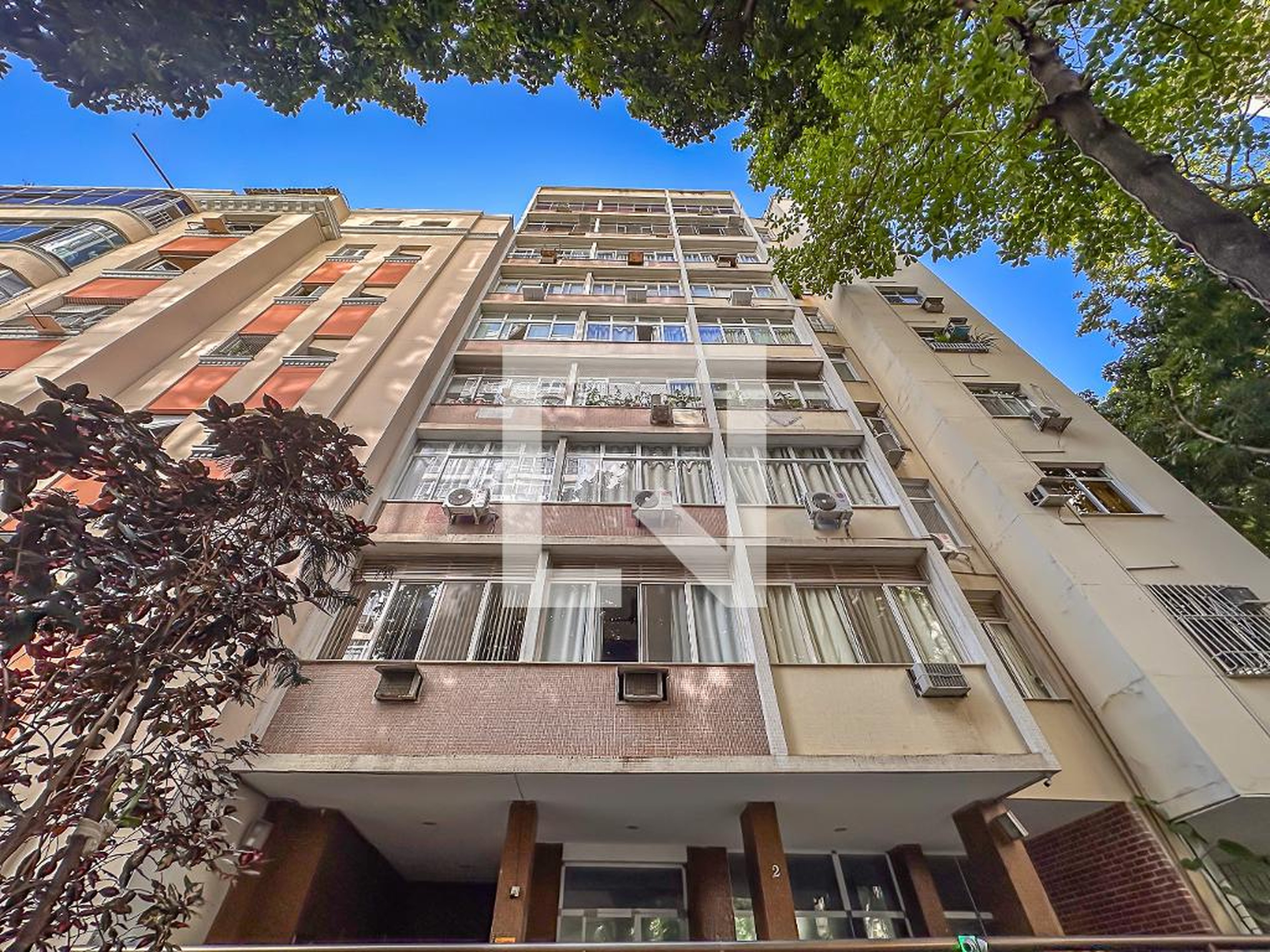 Fachada Condomínio em Rua Gabriela Mistral, 2