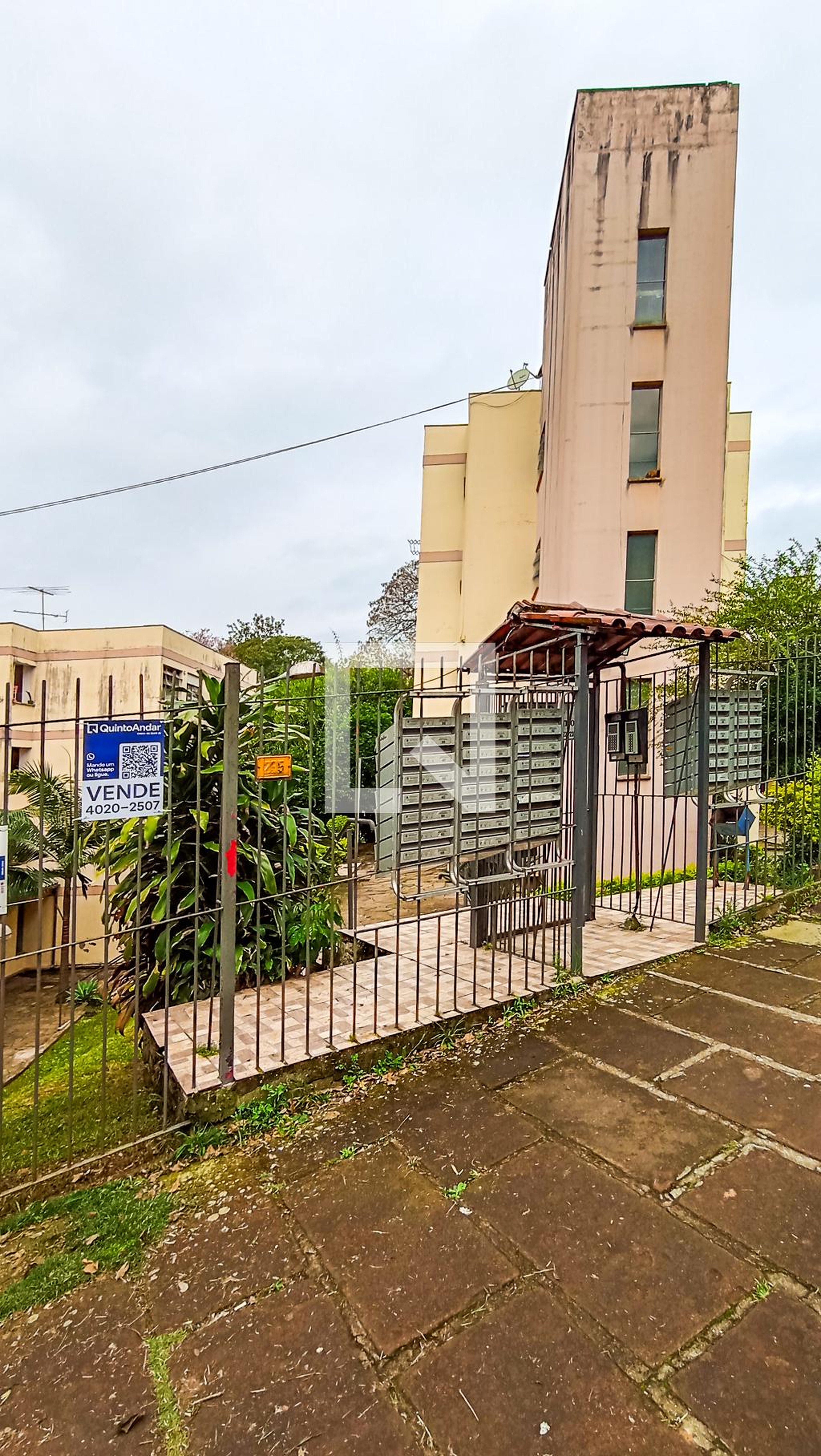 Fachada Condomínio em Rua Moyses Antunes da Cunha, 225